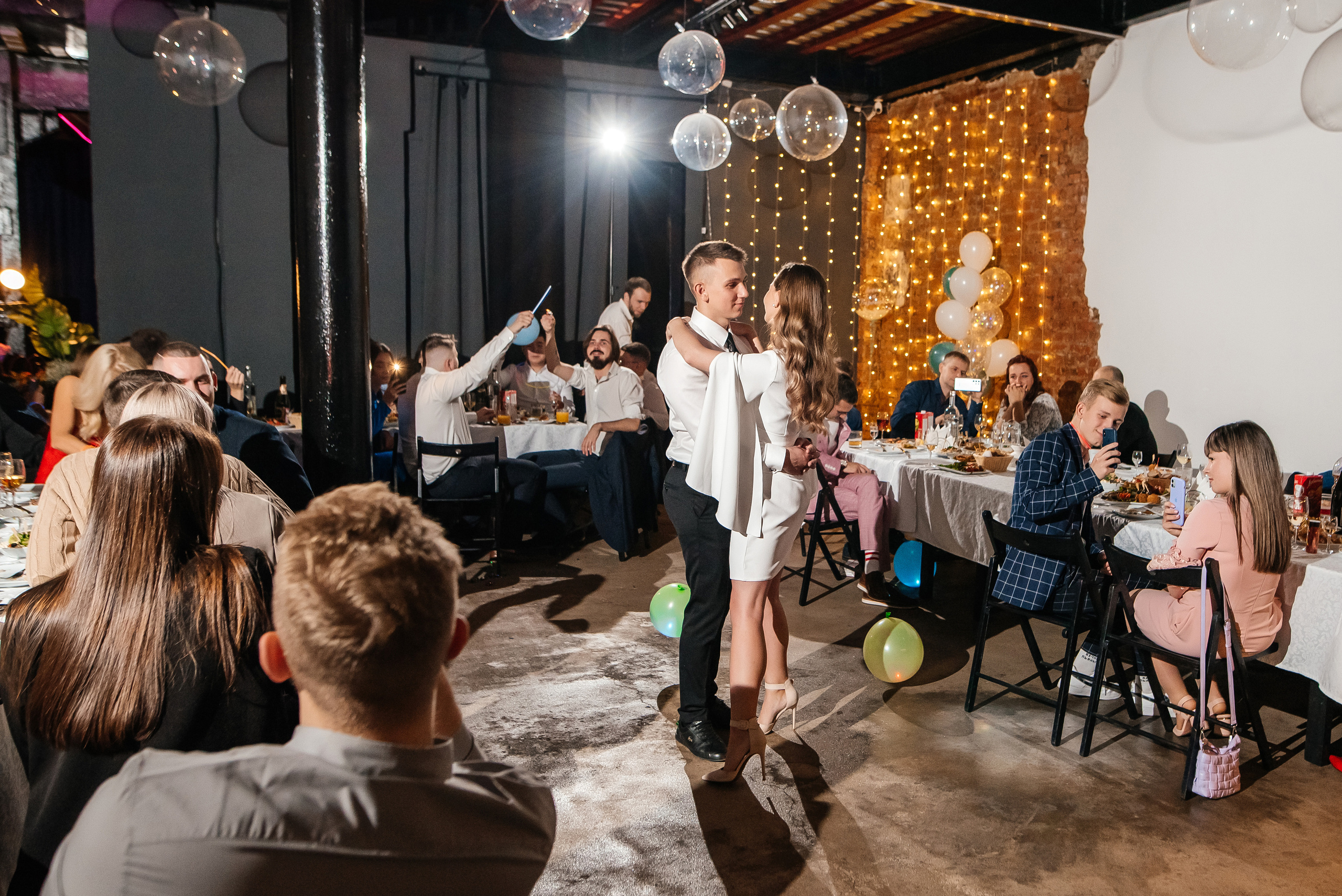 Свадебный банкет в «Фактуре». Свадебный фотограф Елена Рякина