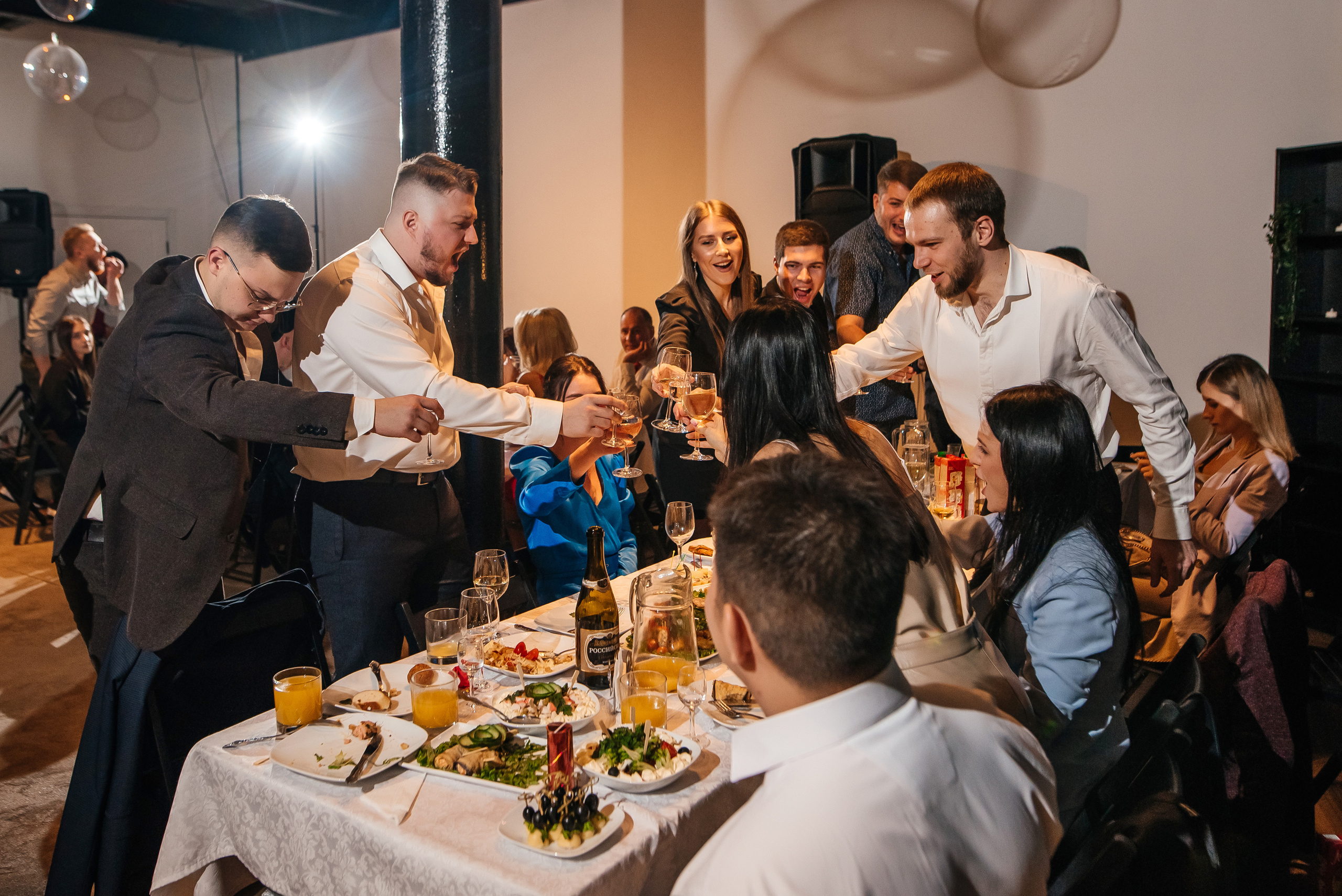 Свадебный банкет в «Фактуре». Свадебный фотограф Елена Рякина