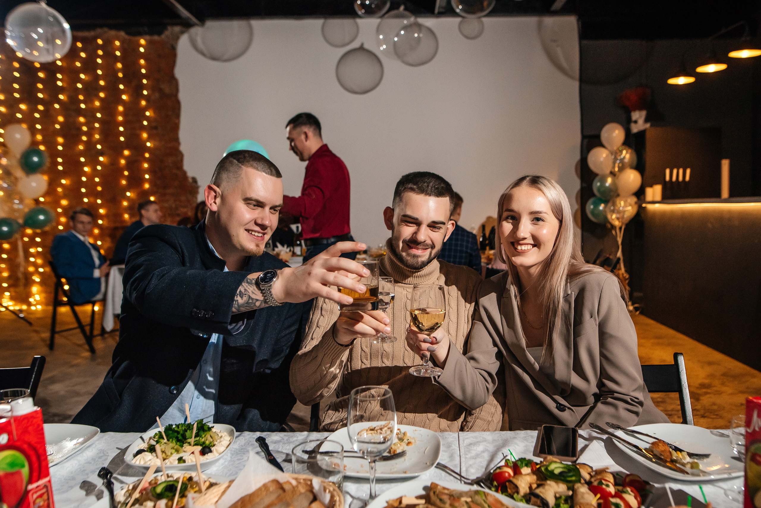 Свадебный банкет в «Фактуре». Свадебный фотограф Елена Рякина