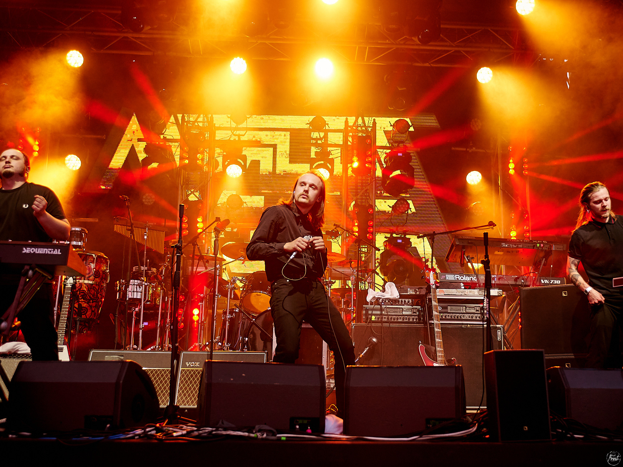 Концерт группы Молчат дома / Molchat doma в Екатеринбурге. Фотографии отовсюду и обо всем