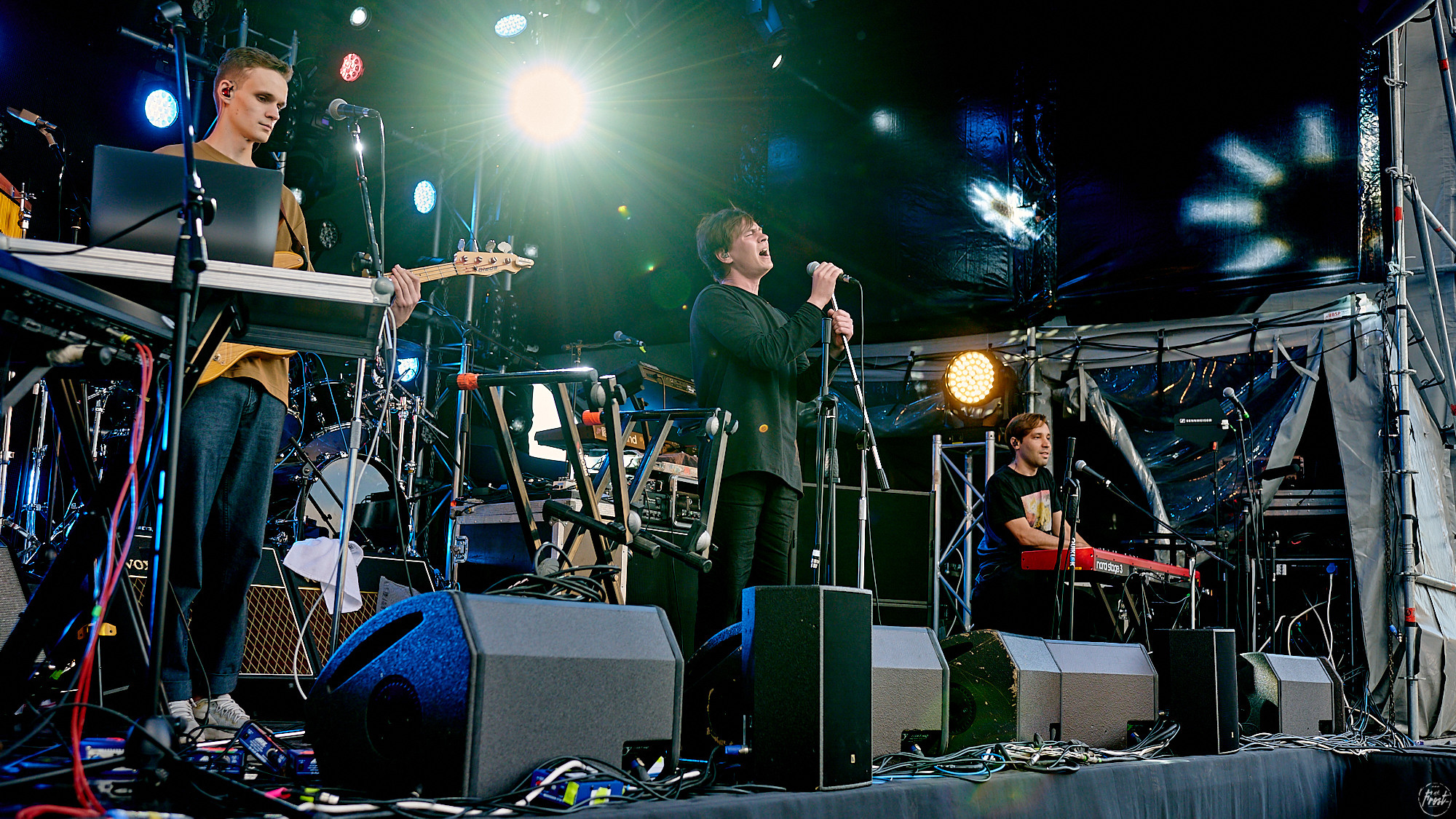 Концерт группы OQJAV в Екатеринбурге. Фотографии отовсюду и обо всем