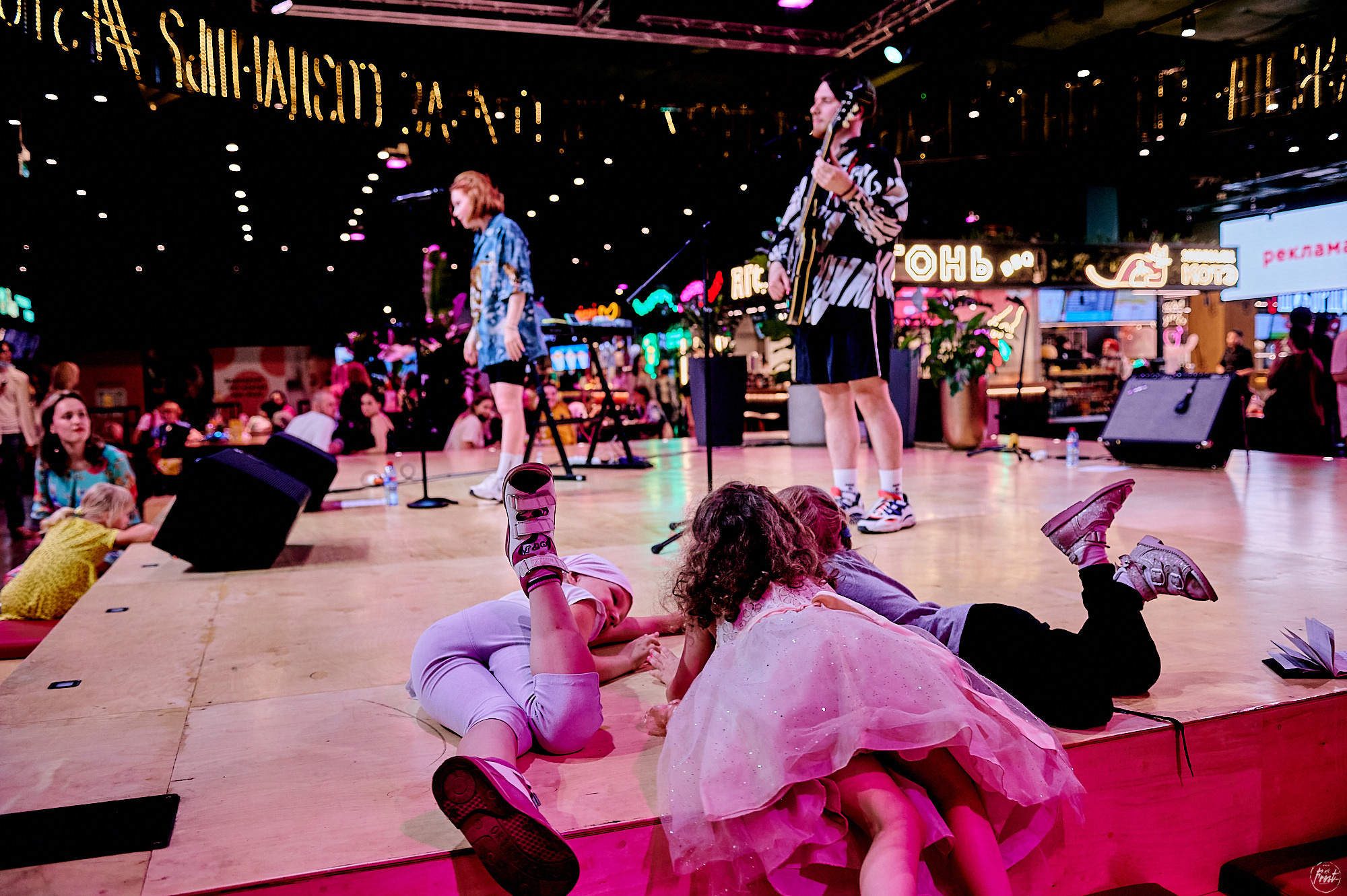 О! Марго. Фотографии отовсюду и обо всем