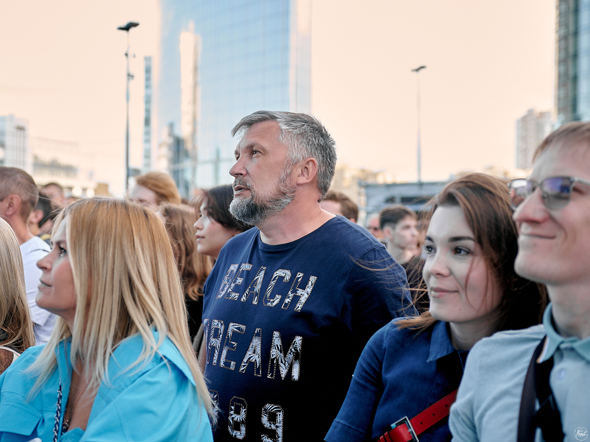 Концерт группы OQJAV в Екатеринбурге. Фотографии отовсюду и обо всем