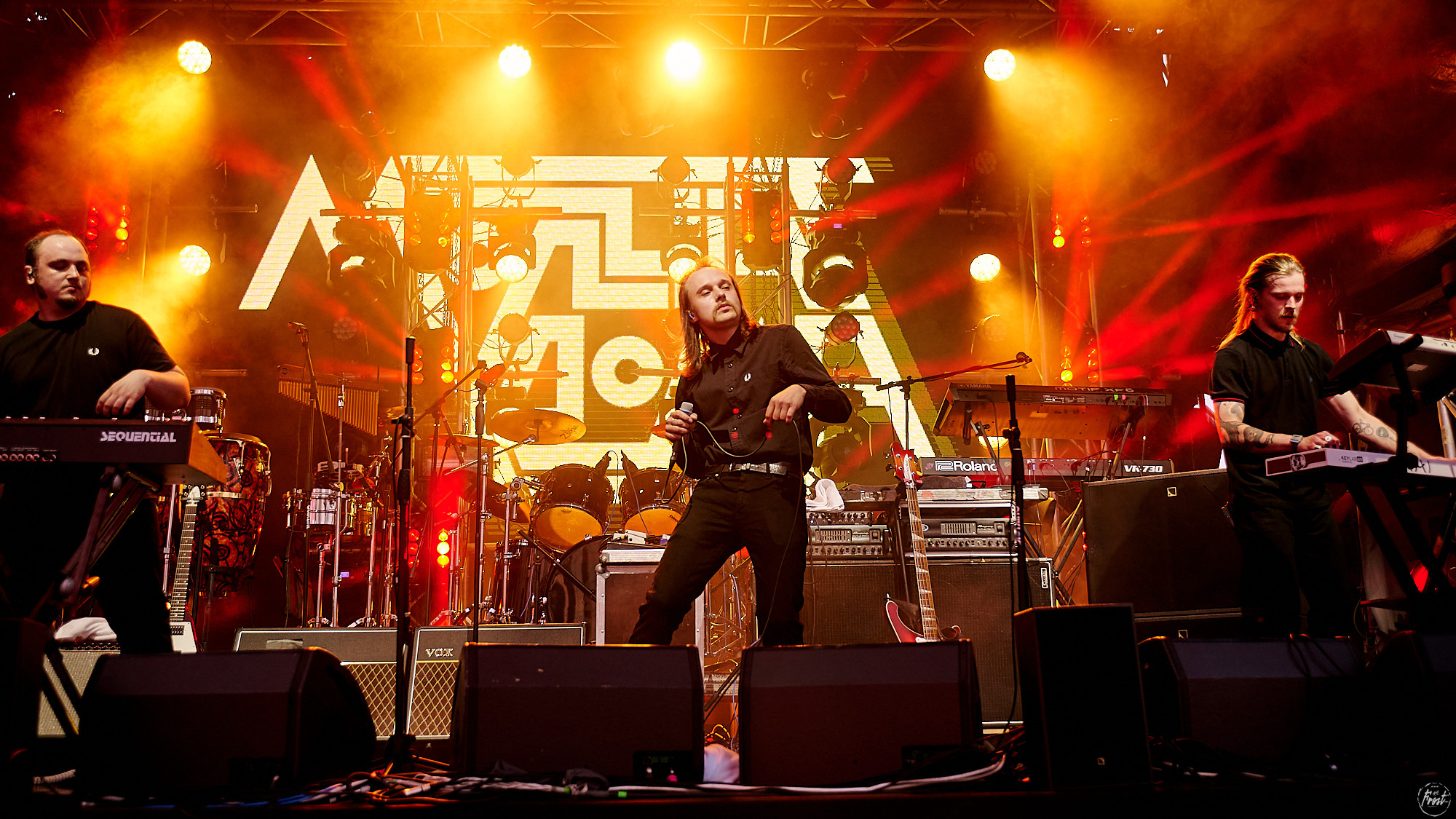 Концерт группы Молчат дома / Molchat doma в Екатеринбурге. Фотографии отовсюду и обо всем