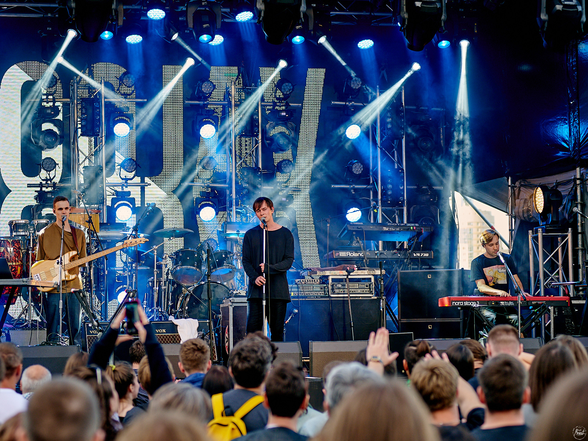 Концерт группы OQJAV в Екатеринбурге. Фотографии отовсюду и обо всем