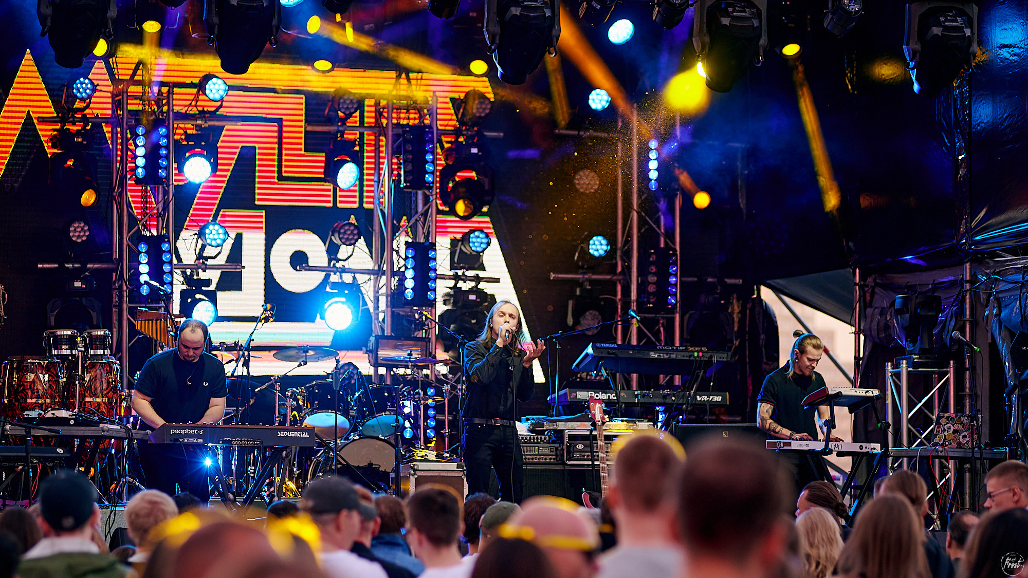 Концерт группы Молчат дома / Molchat doma в Екатеринбурге. Фотографии отовсюду и обо всем