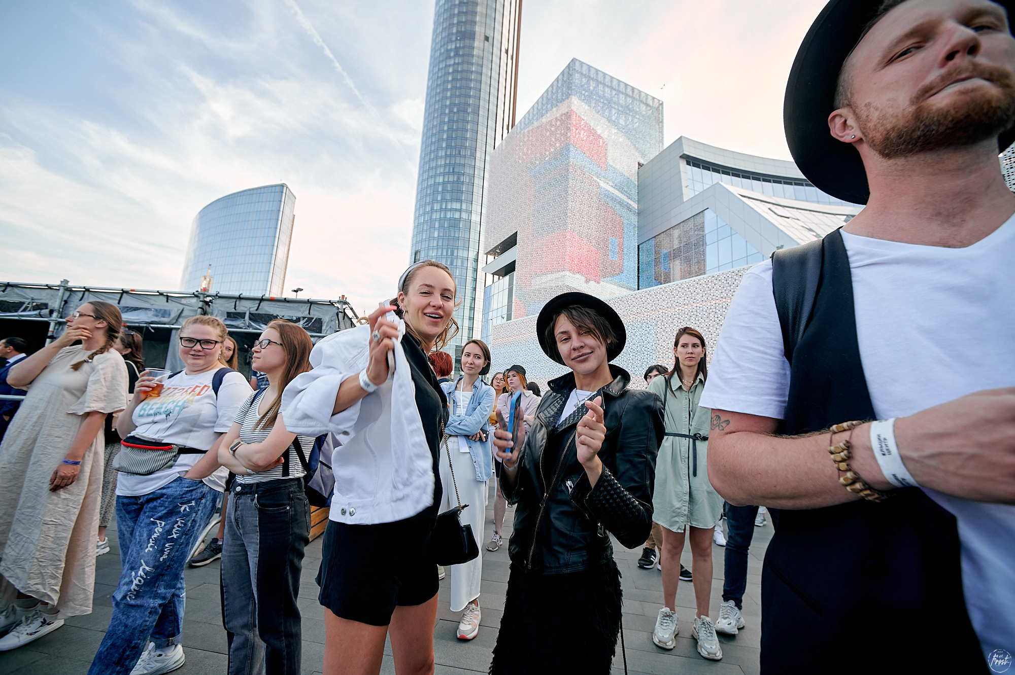 Концерт группы OQJAV в Екатеринбурге. Фотографии отовсюду и обо всем