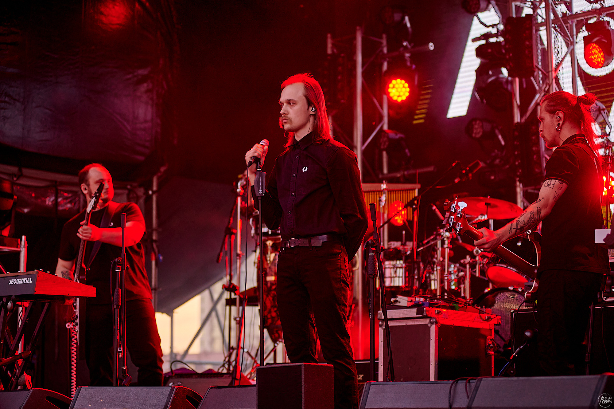 Концерт группы Молчат дома / Molchat doma в Екатеринбурге. Фотографии отовсюду и обо всем