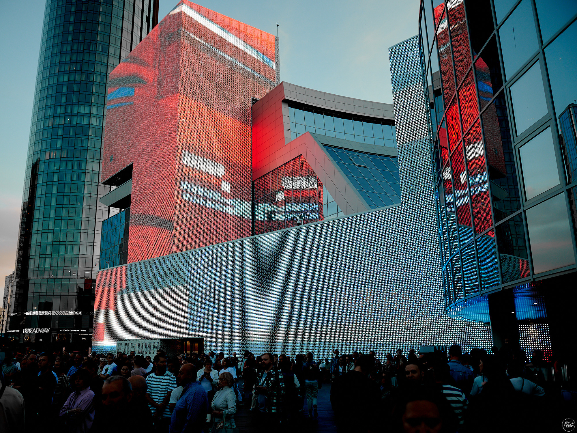 Концерт группы Молчат дома / Molchat doma в Екатеринбурге. Фотографии отовсюду и обо всем