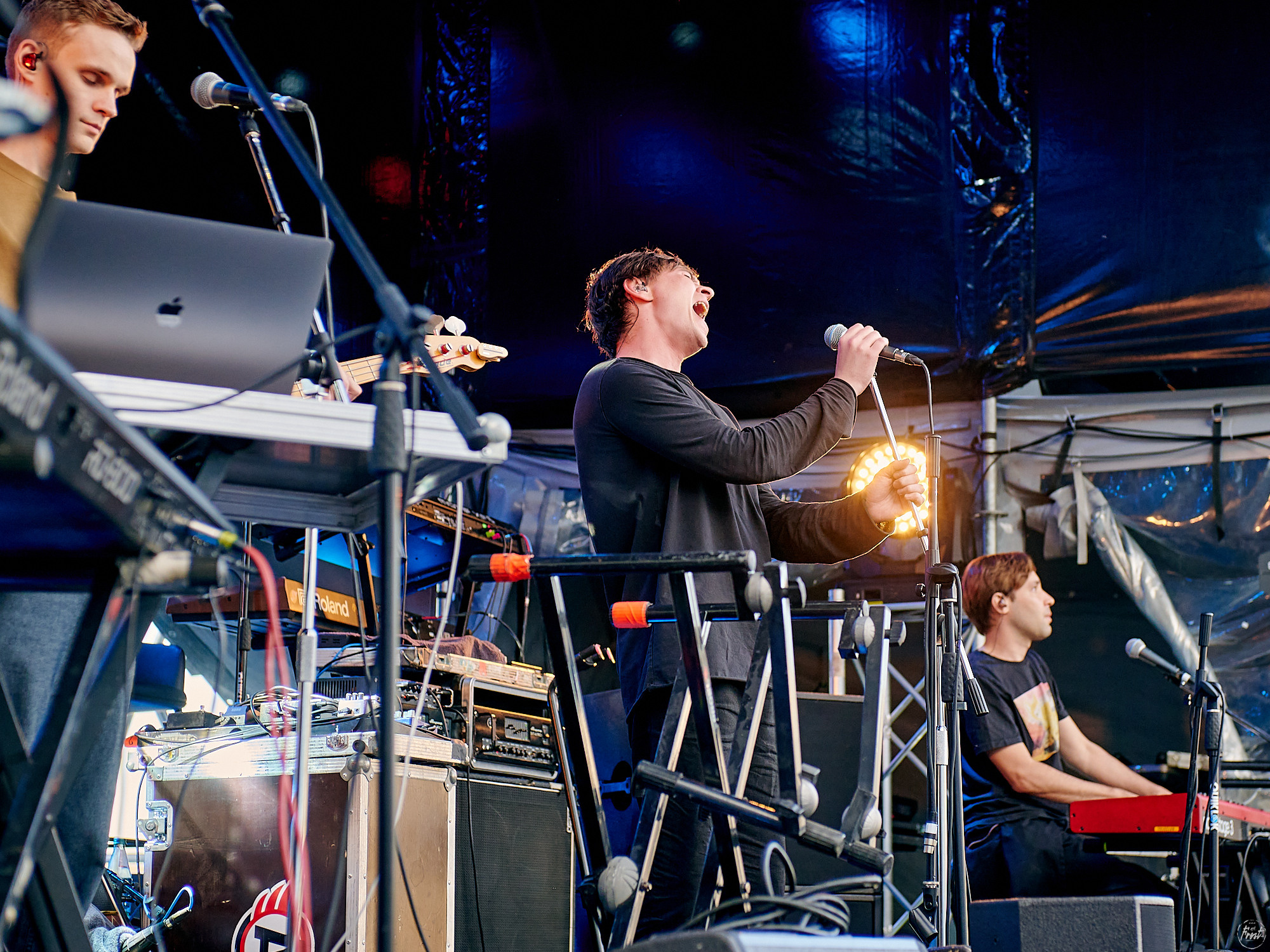 Концерт группы OQJAV в Екатеринбурге. Фотографии отовсюду и обо всем