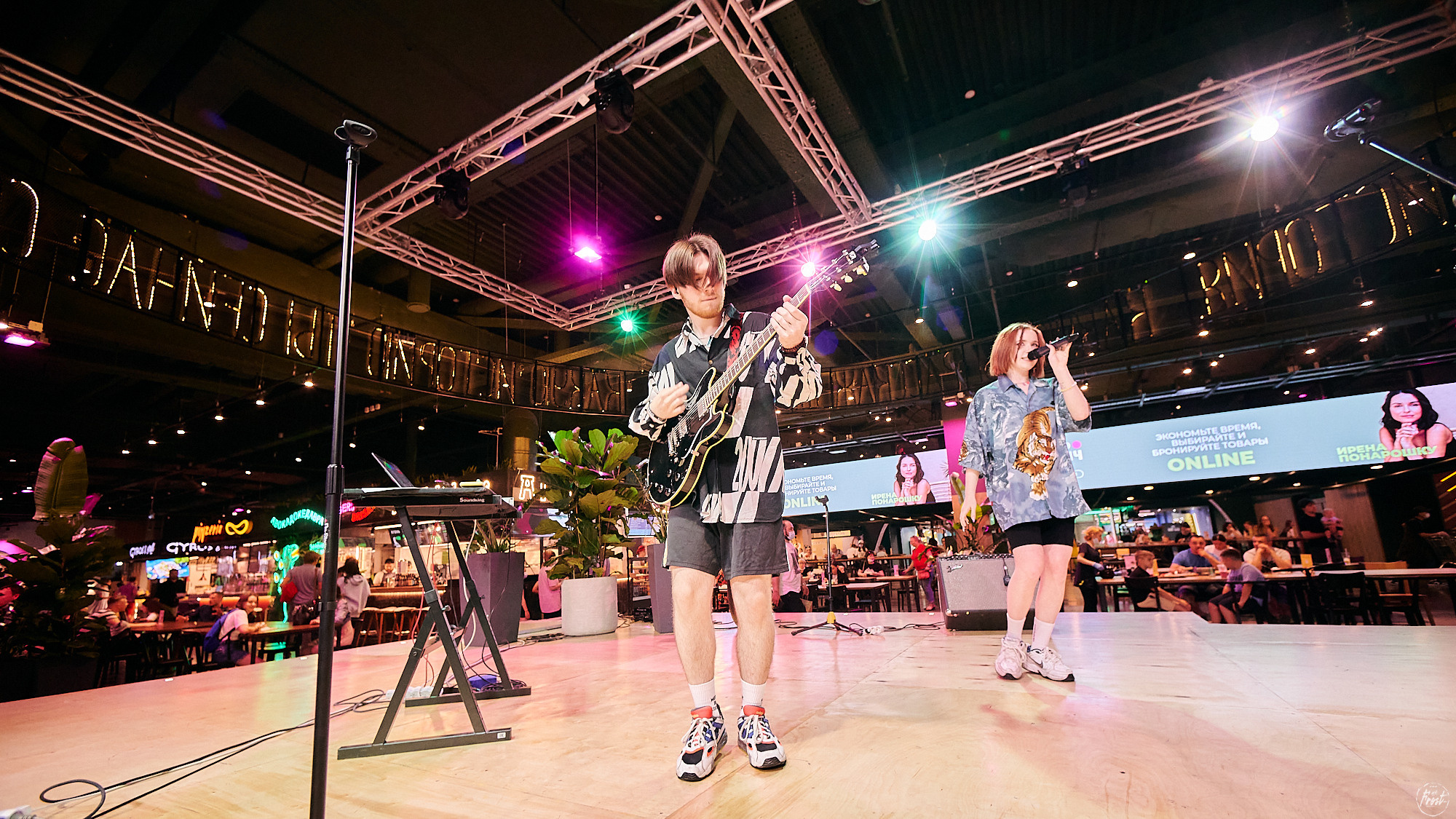 О! Марго. Фотографии отовсюду и обо всем