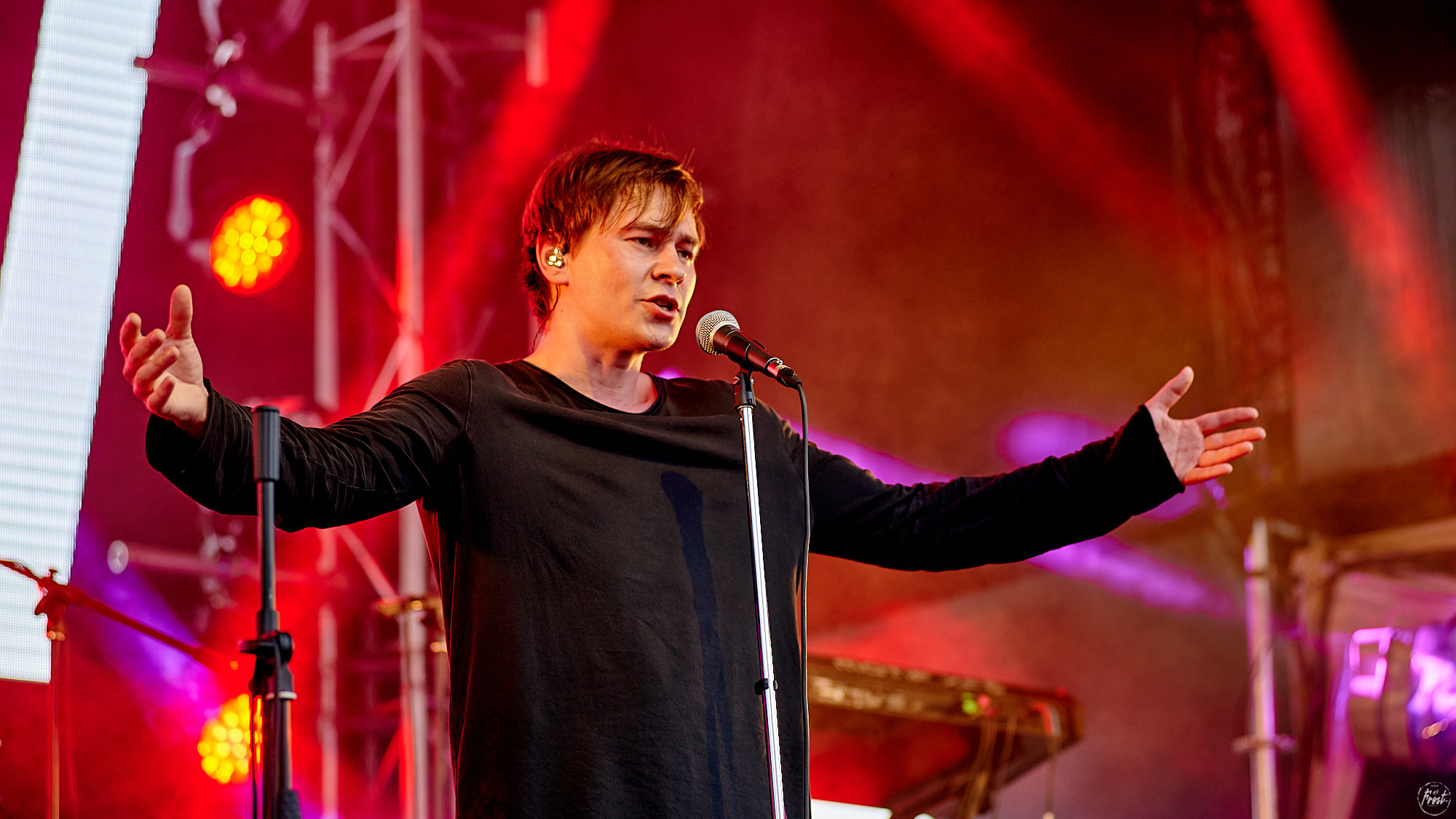 Концерт группы OQJAV в Екатеринбурге. Фотографии отовсюду и обо всем