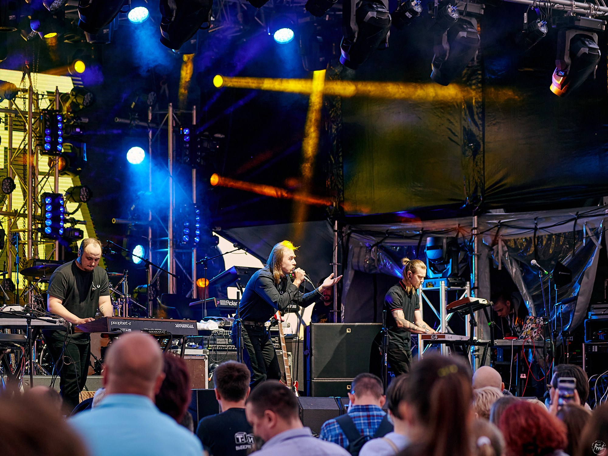 Концерт группы Молчат дома / Molchat doma в Екатеринбурге. Фотографии отовсюду и обо всем