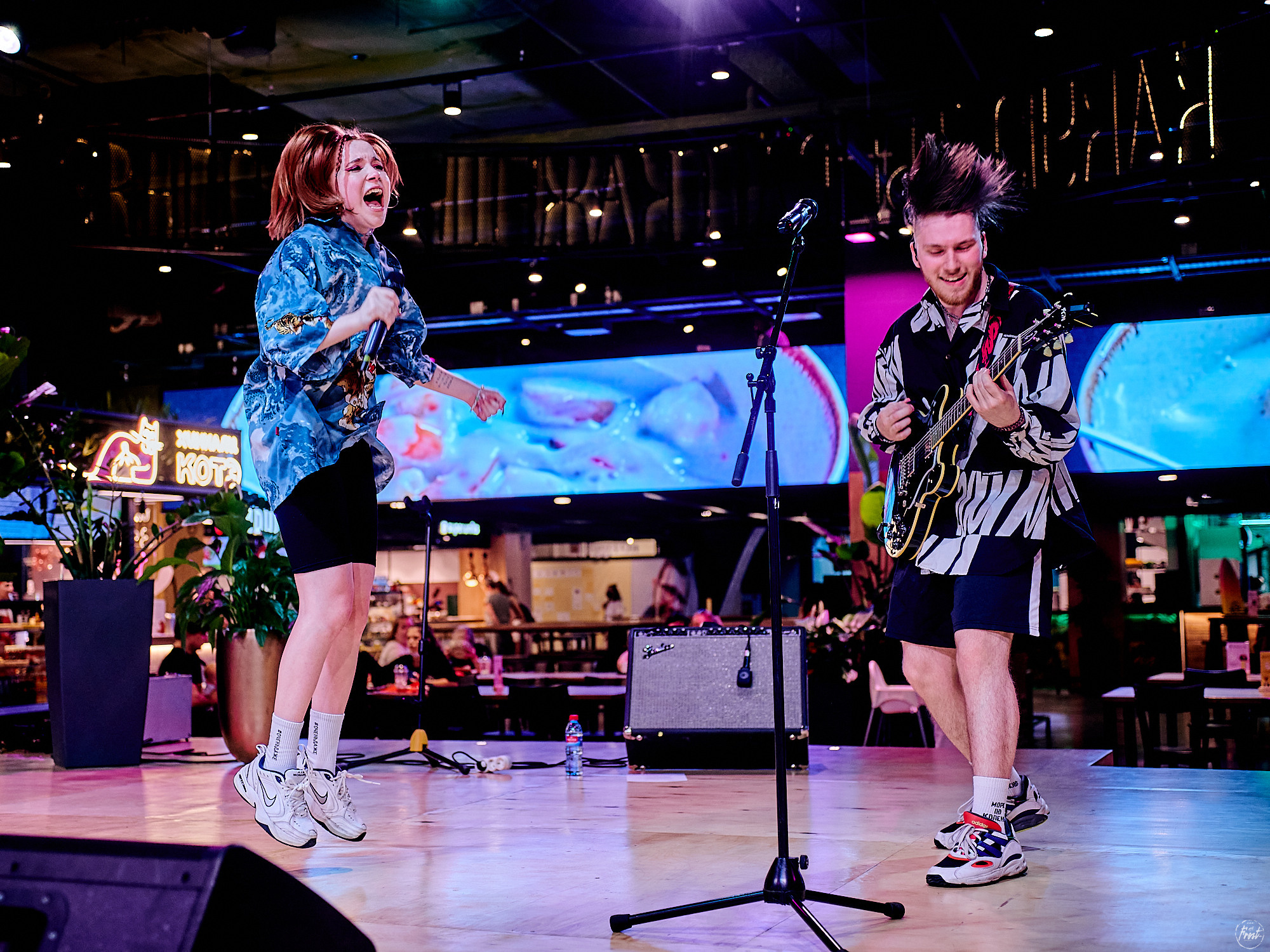 О! Марго. Фотографии отовсюду и обо всем