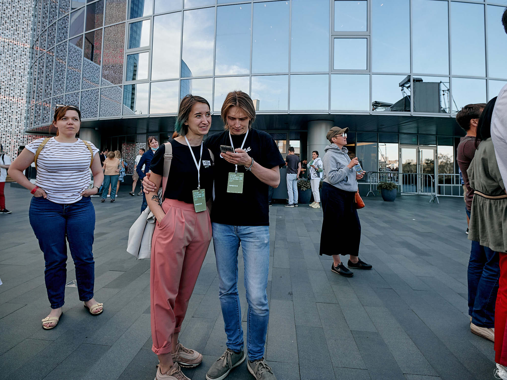 Концерт группы OQJAV в Екатеринбурге. Фотографии отовсюду и обо всем