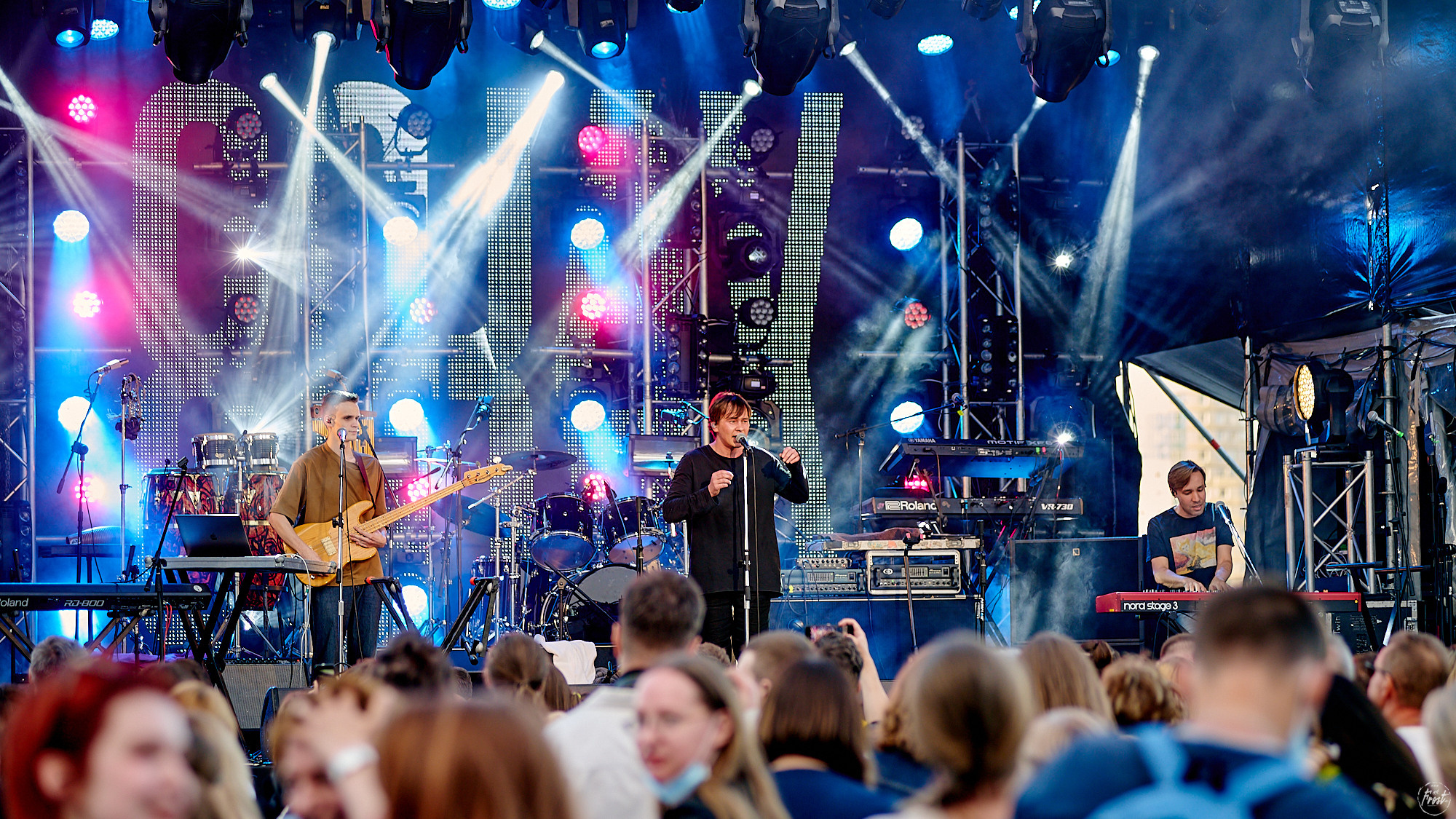 Концерт группы OQJAV в Екатеринбурге. Фотографии отовсюду и обо всем