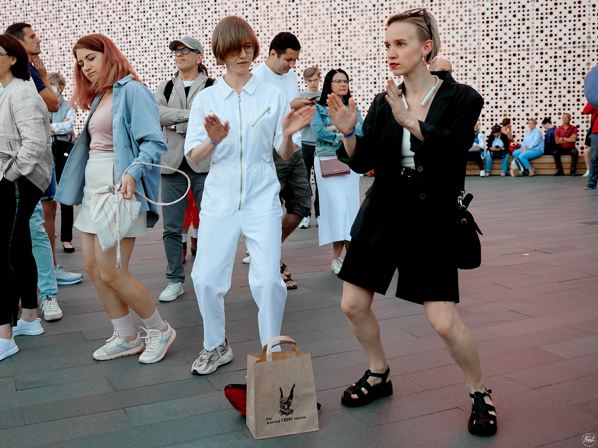 Концерт группы Молчат дома / Molchat doma в Екатеринбурге. Фотографии отовсюду и обо всем