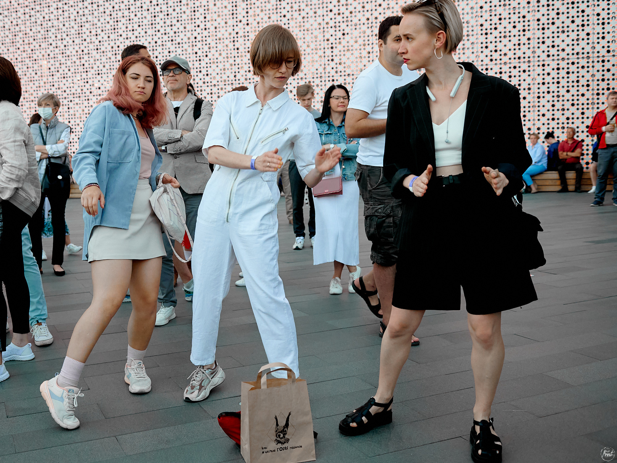 Концерт группы Молчат дома / Molchat doma в Екатеринбурге. Фотографии отовсюду и обо всем