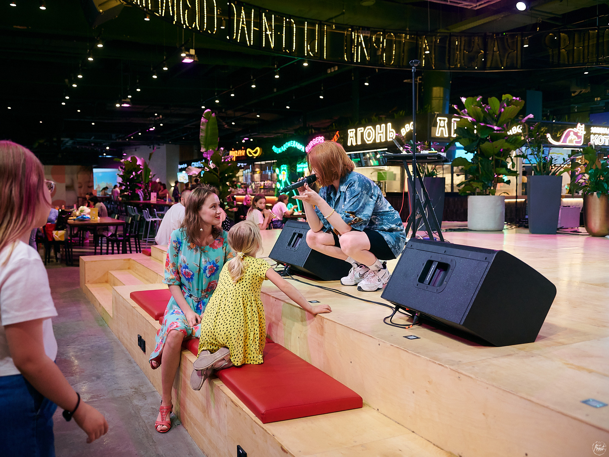 О! Марго. Фотографии отовсюду и обо всем