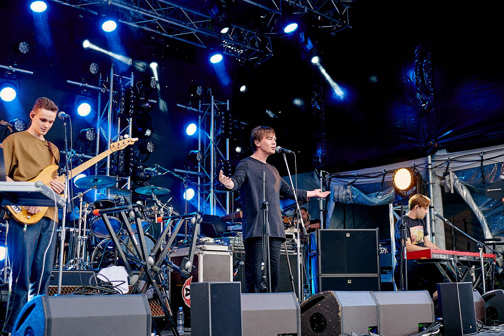 Концерт группы OQJAV в Екатеринбурге. Фотографии отовсюду и обо всем