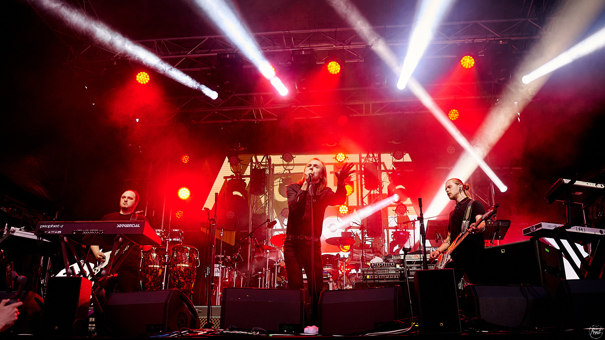 Концерт группы Молчат дома / Molchat doma в Екатеринбурге. Фотографии отовсюду и обо всем