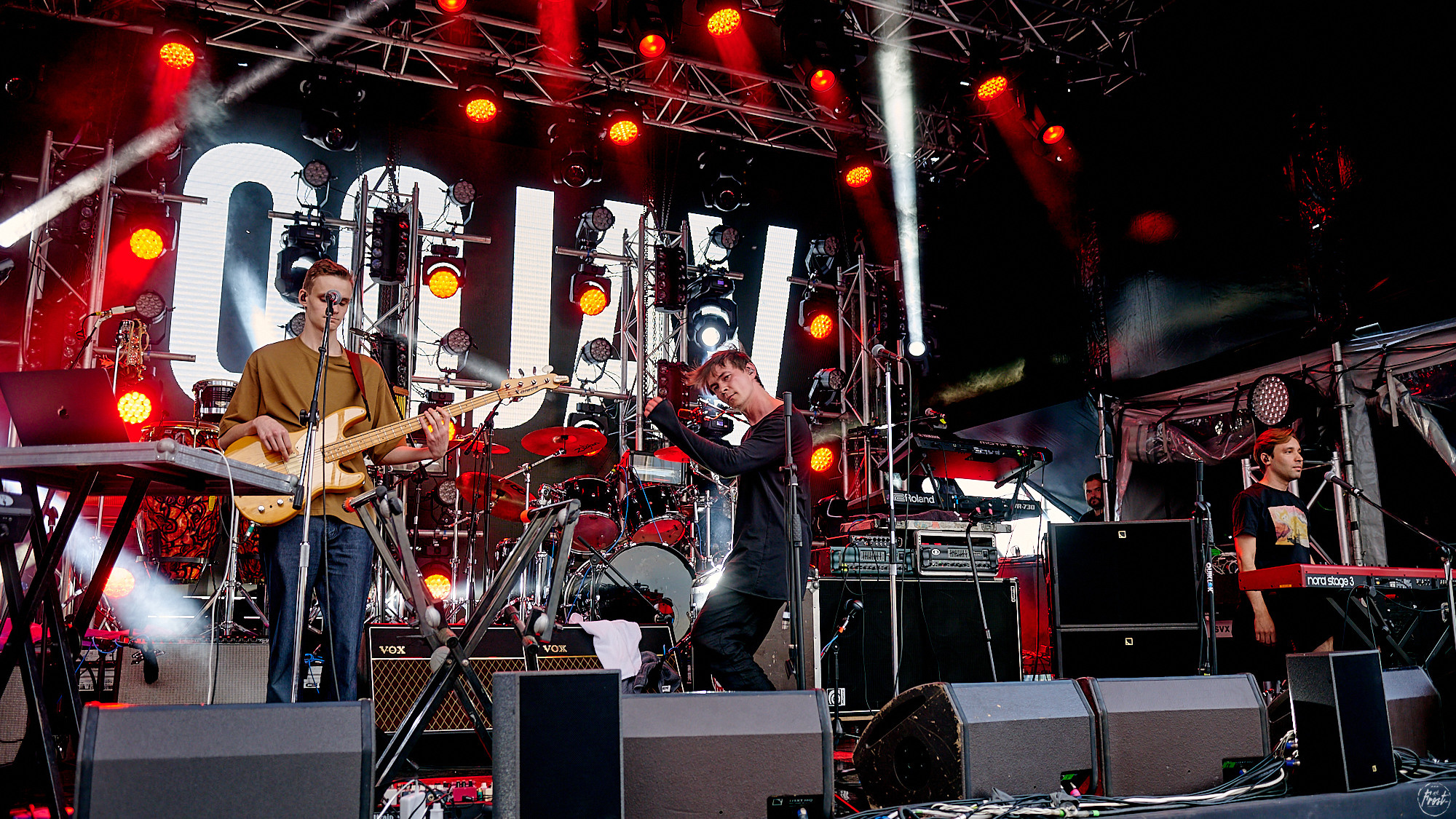 Концерт группы OQJAV в Екатеринбурге. Фотографии отовсюду и обо всем