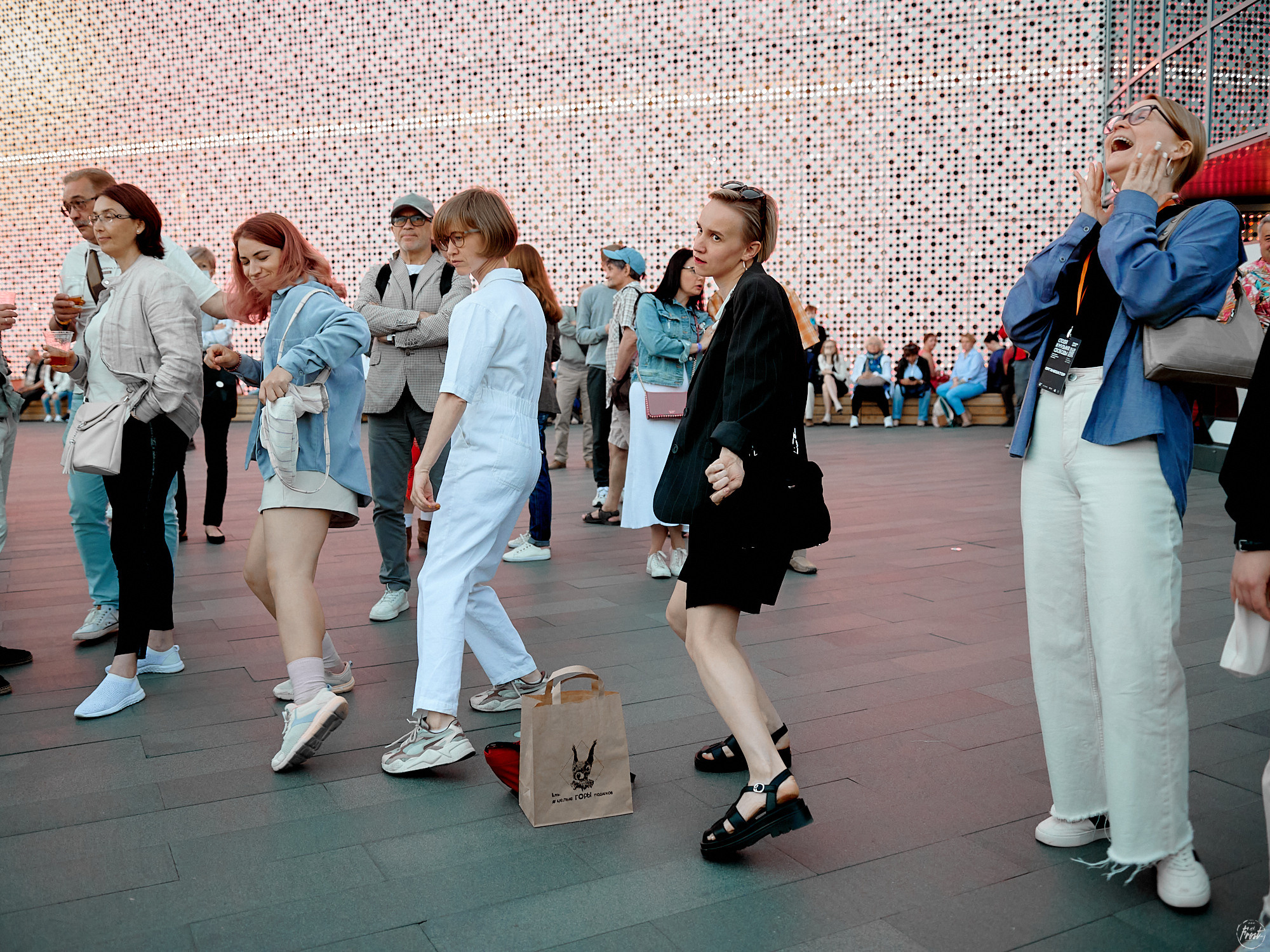 Концерт группы Молчат дома / Molchat doma в Екатеринбурге. Фотографии отовсюду и обо всем