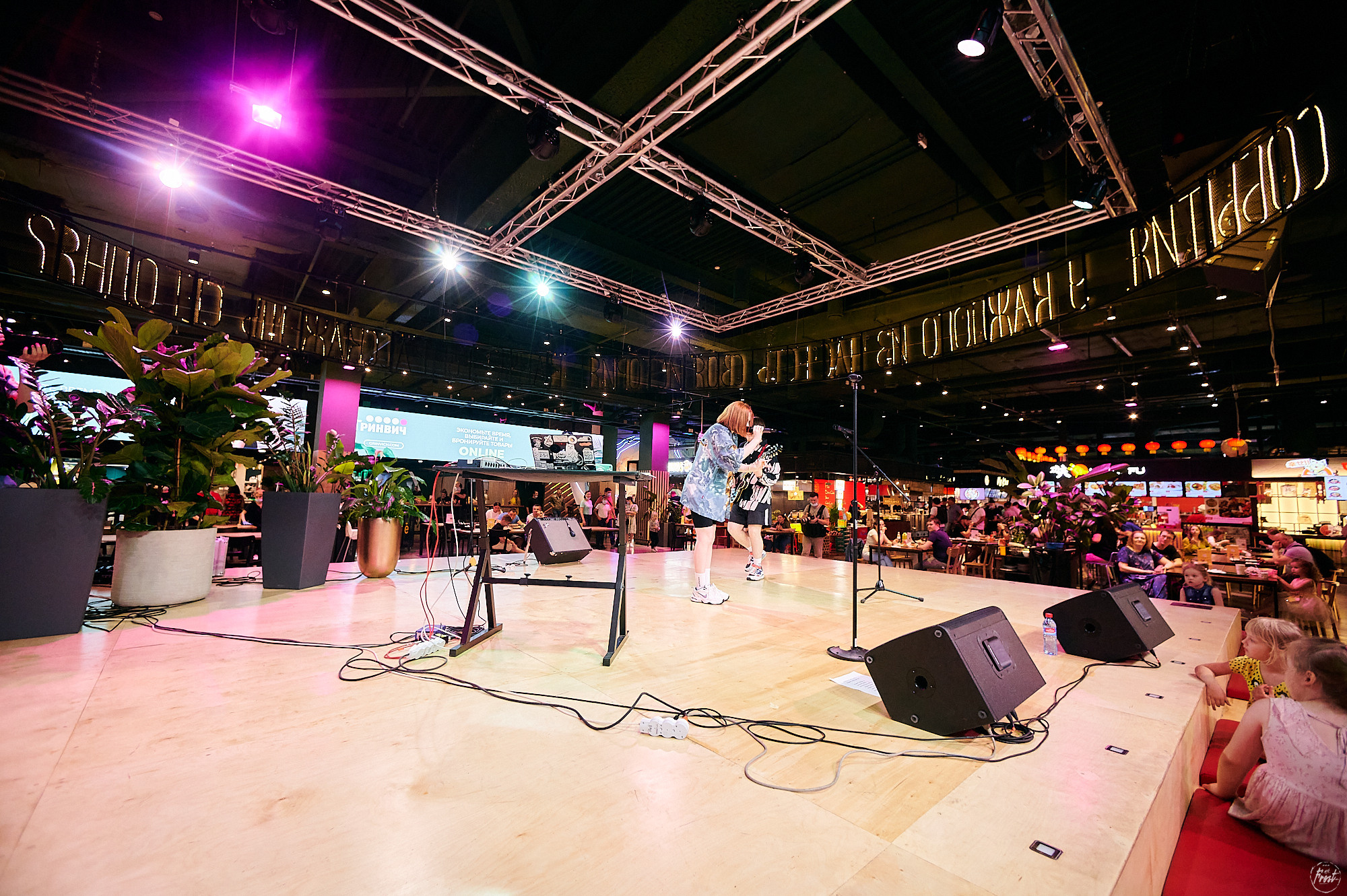 О! Марго. Фотографии отовсюду и обо всем