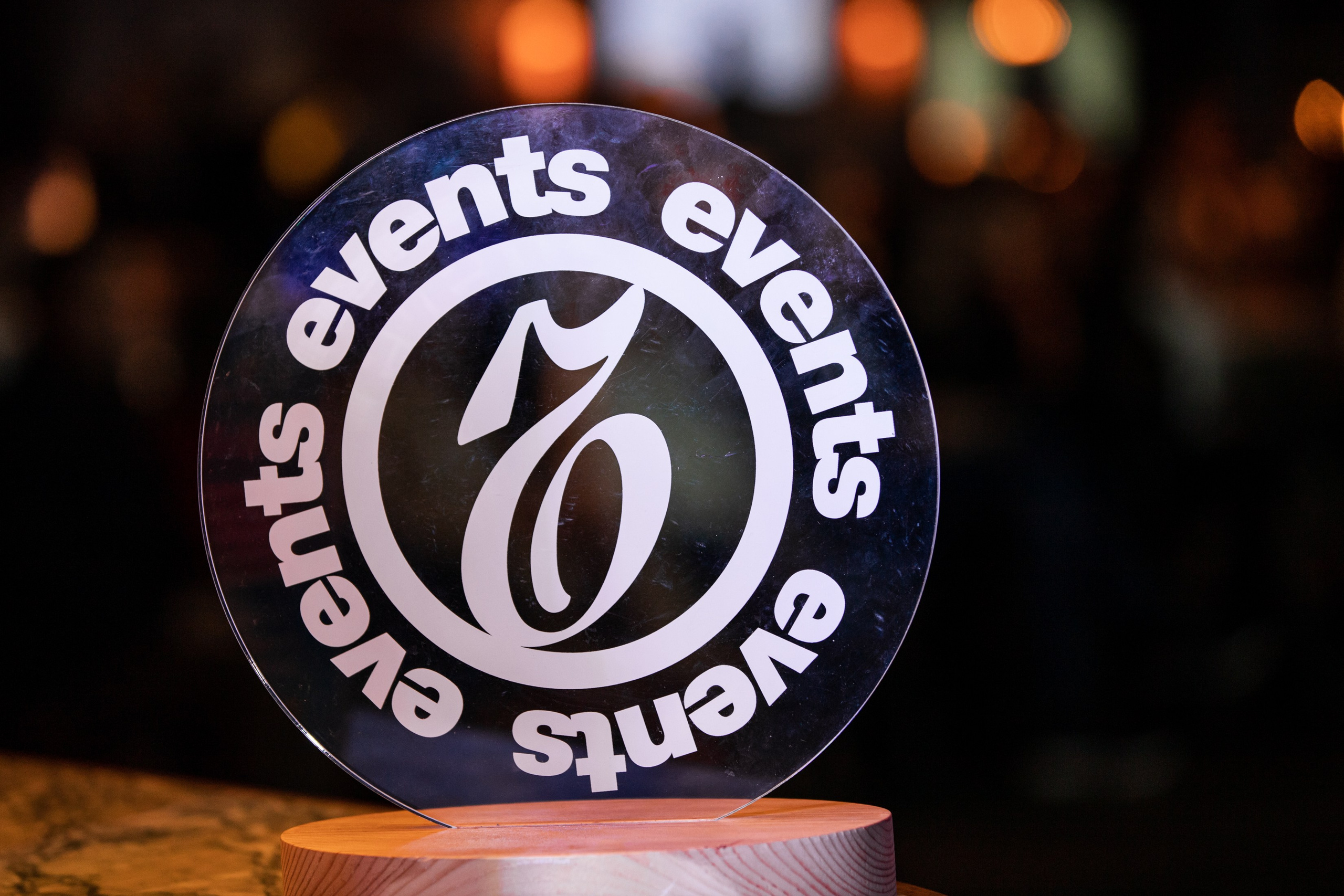 Коктейль «Коммерсантъ». Репортажный и fashion фотограф в Москве Сергей Бардин