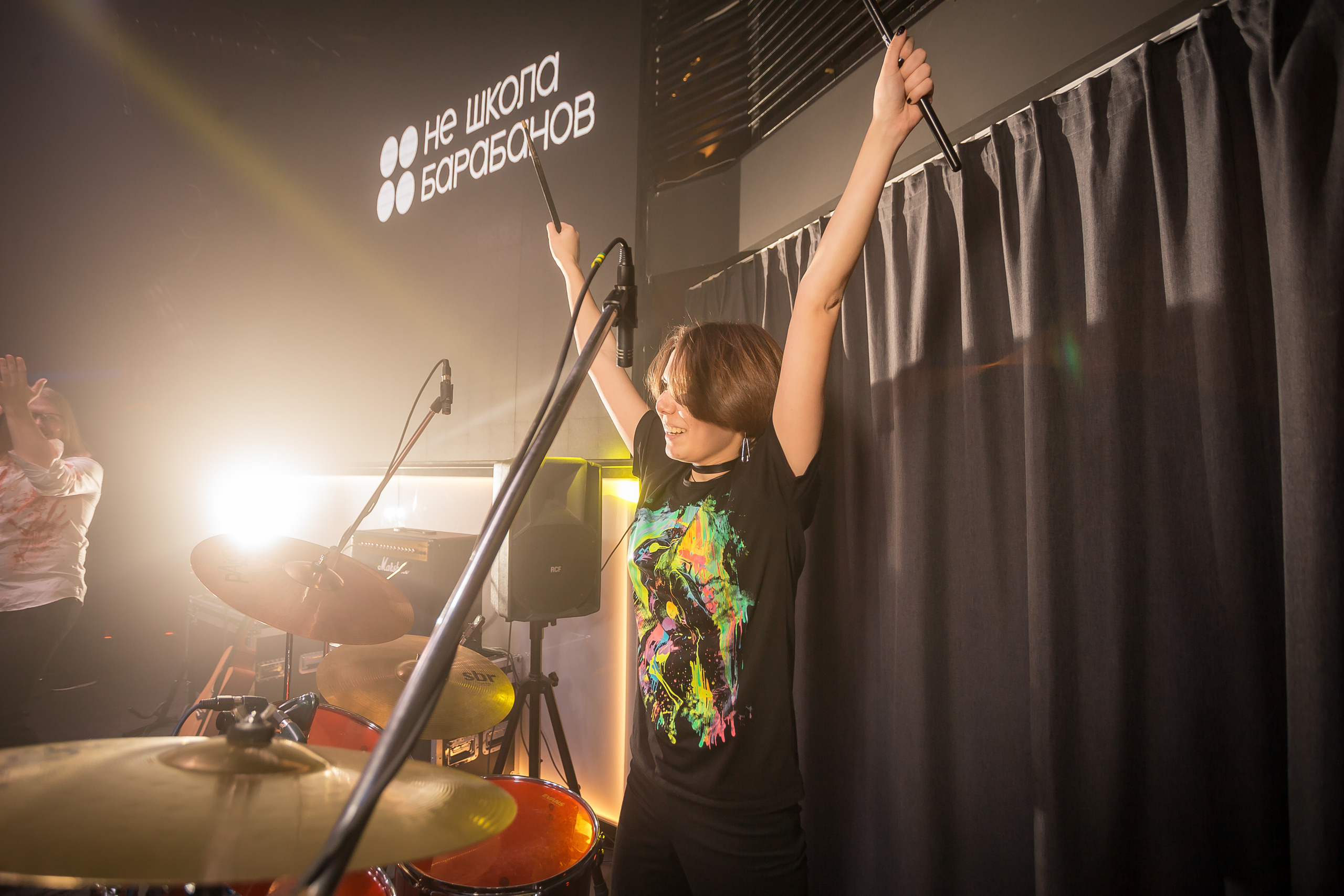 Не Школа Барабанов в Dusty Gold. Фотографиня Мария Дикова