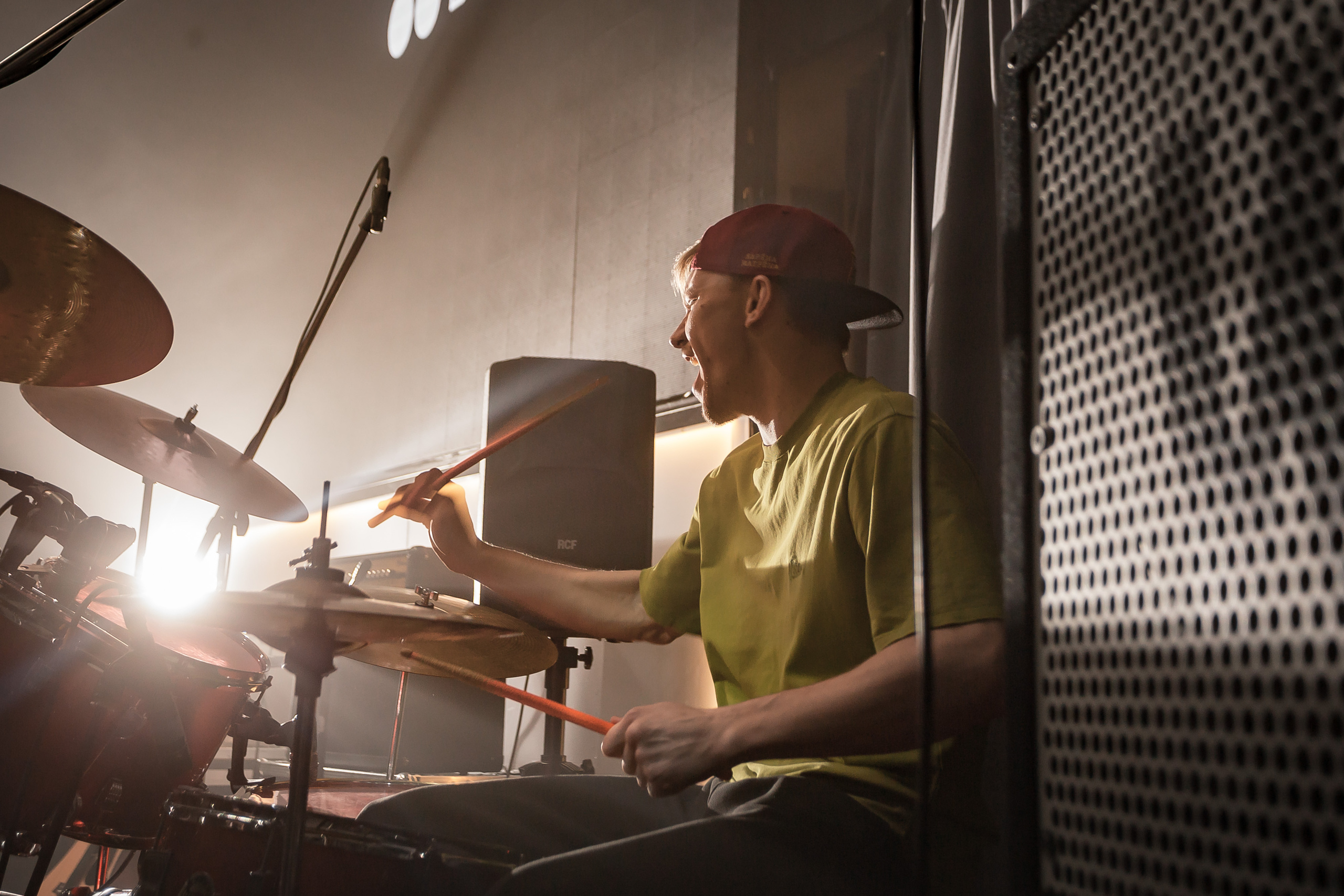 Не Школа Барабанов в Dusty Gold. Фотографиня Мария Дикова