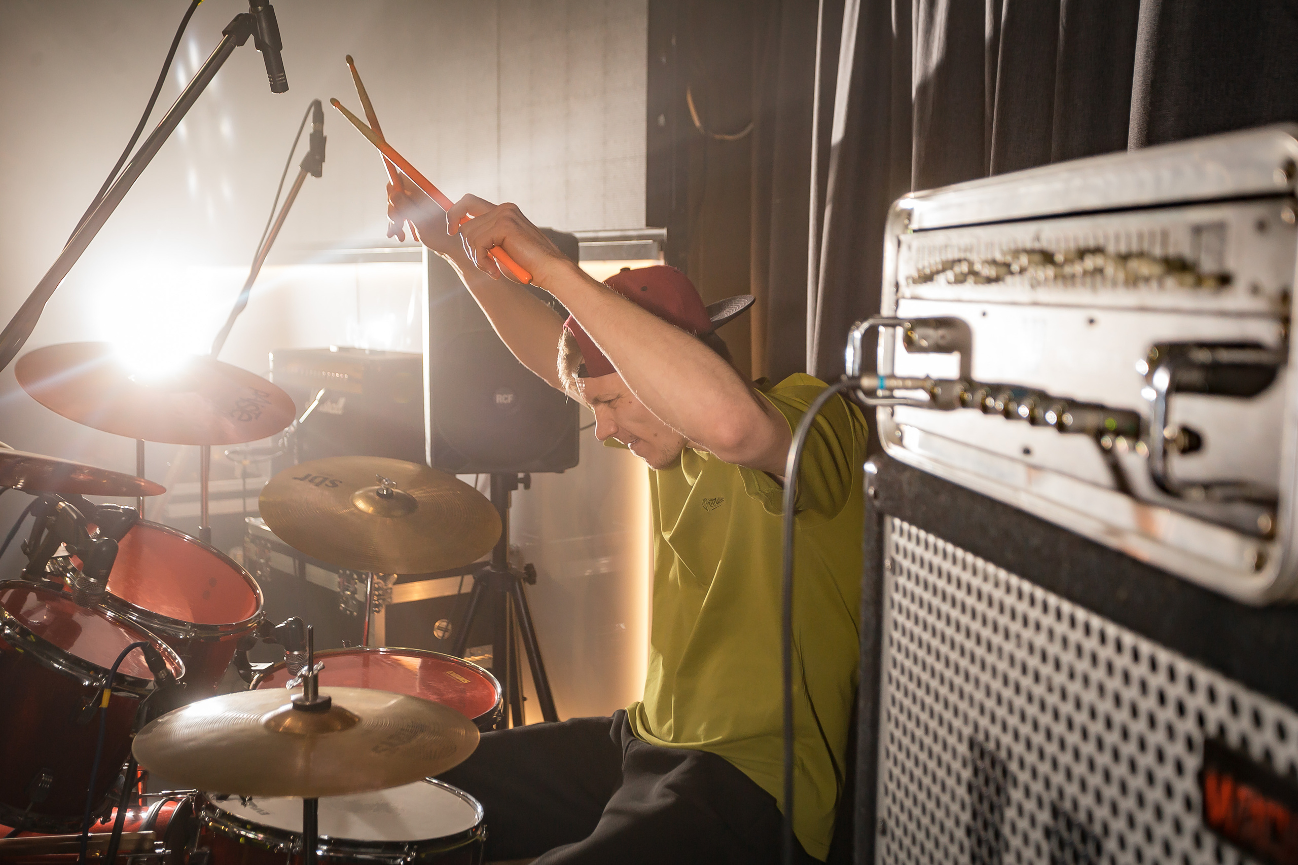 Не Школа Барабанов в Dusty Gold. Фотографиня Мария Дикова