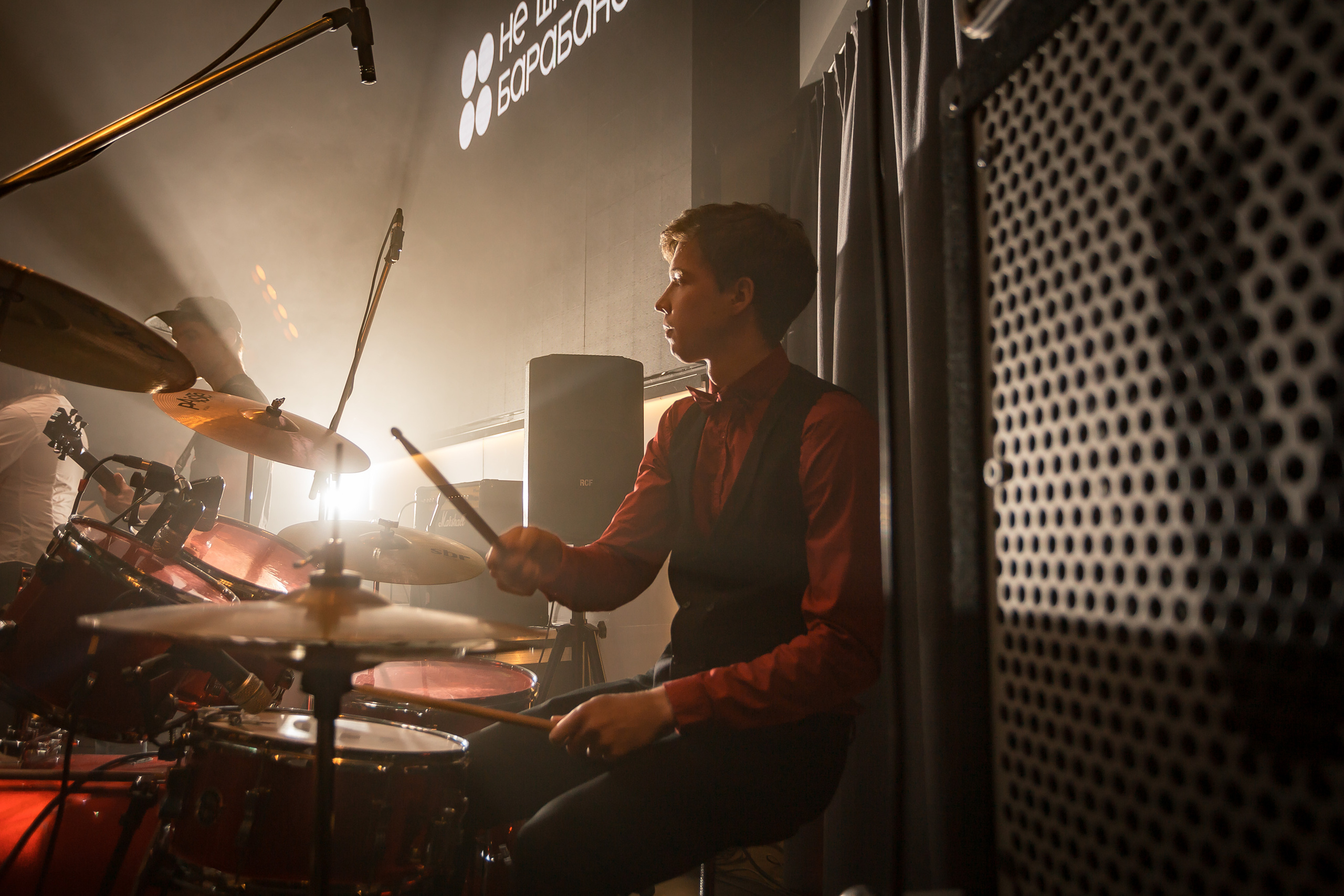 Не Школа Барабанов в Dusty Gold. Фотографиня Мария Дикова