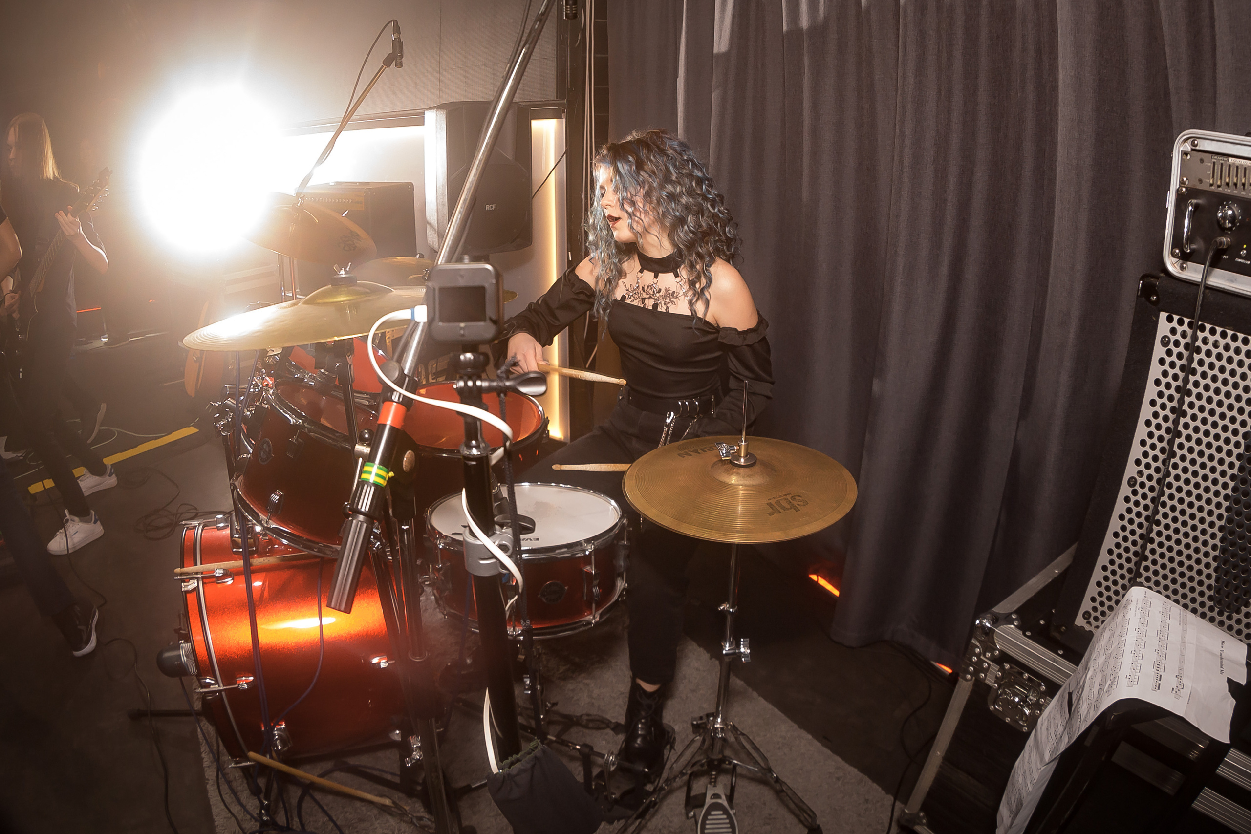 Не Школа Барабанов в Dusty Gold. Фотографиня Мария Дикова