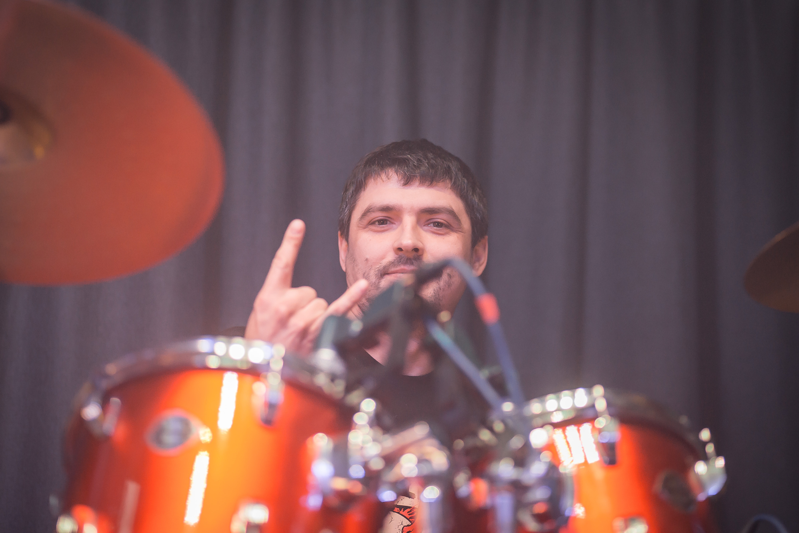 Не Школа Барабанов в Dusty Gold. Фотографиня Мария Дикова