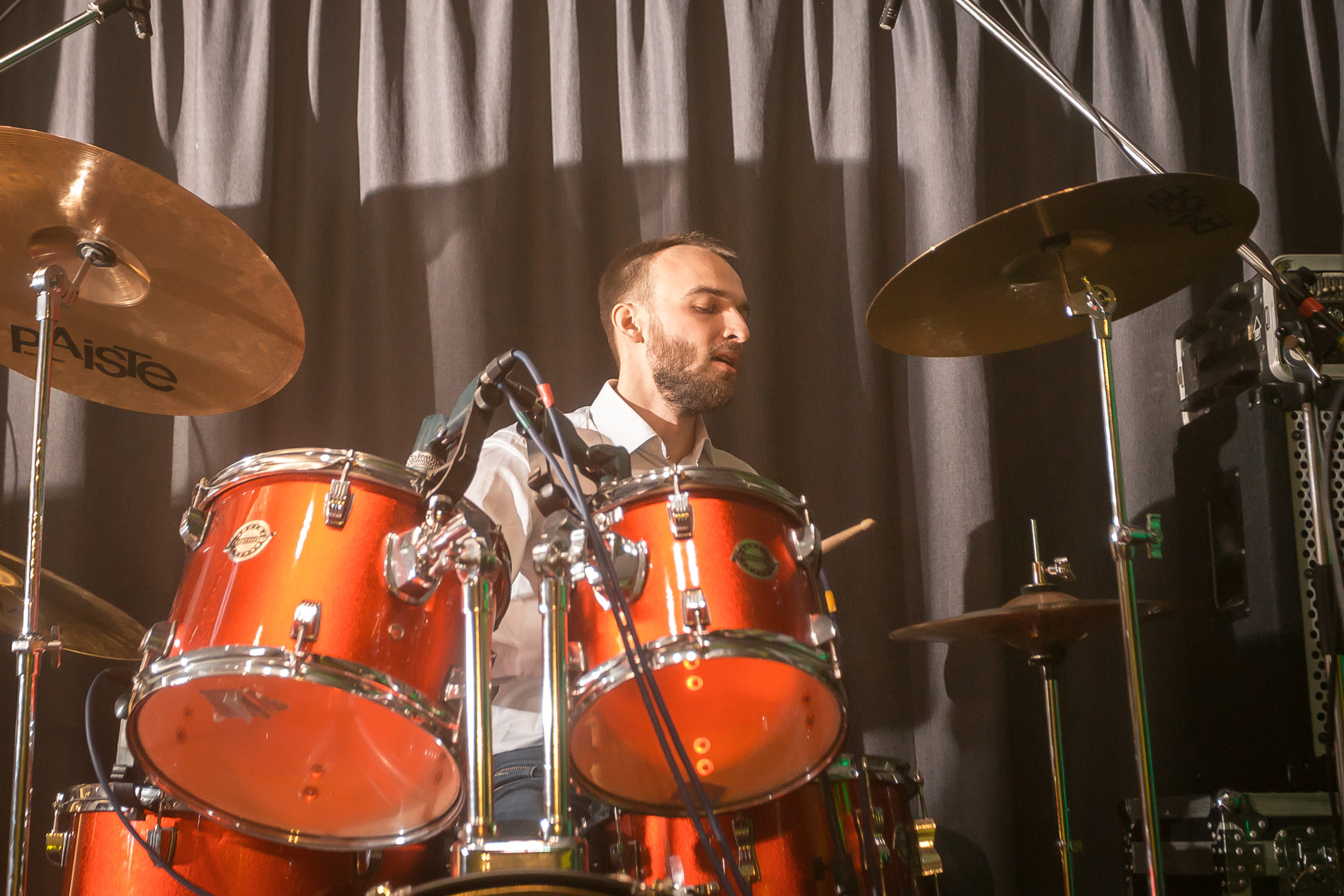 Не Школа Барабанов в Dusty Gold. Фотографиня Мария Дикова