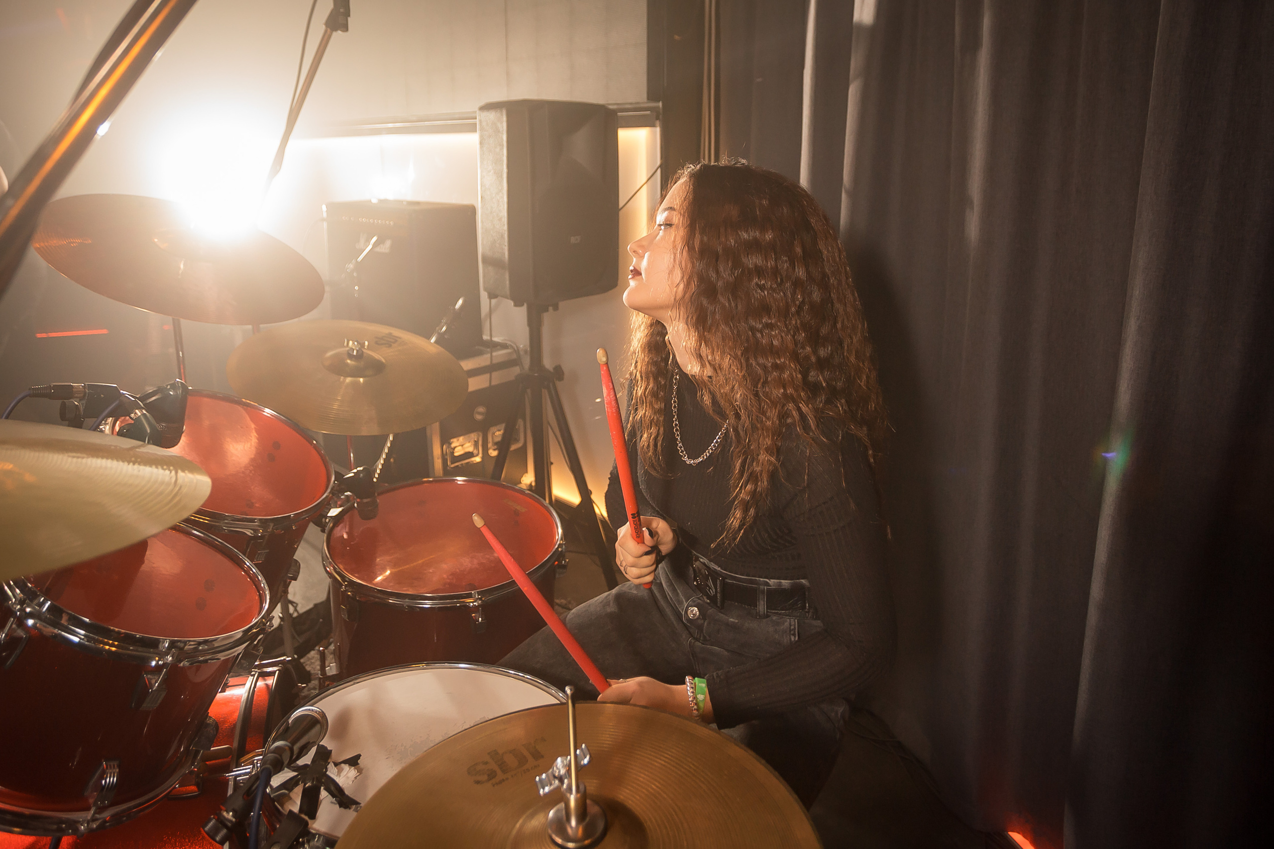 Не Школа Барабанов в Dusty Gold. Фотографиня Мария Дикова