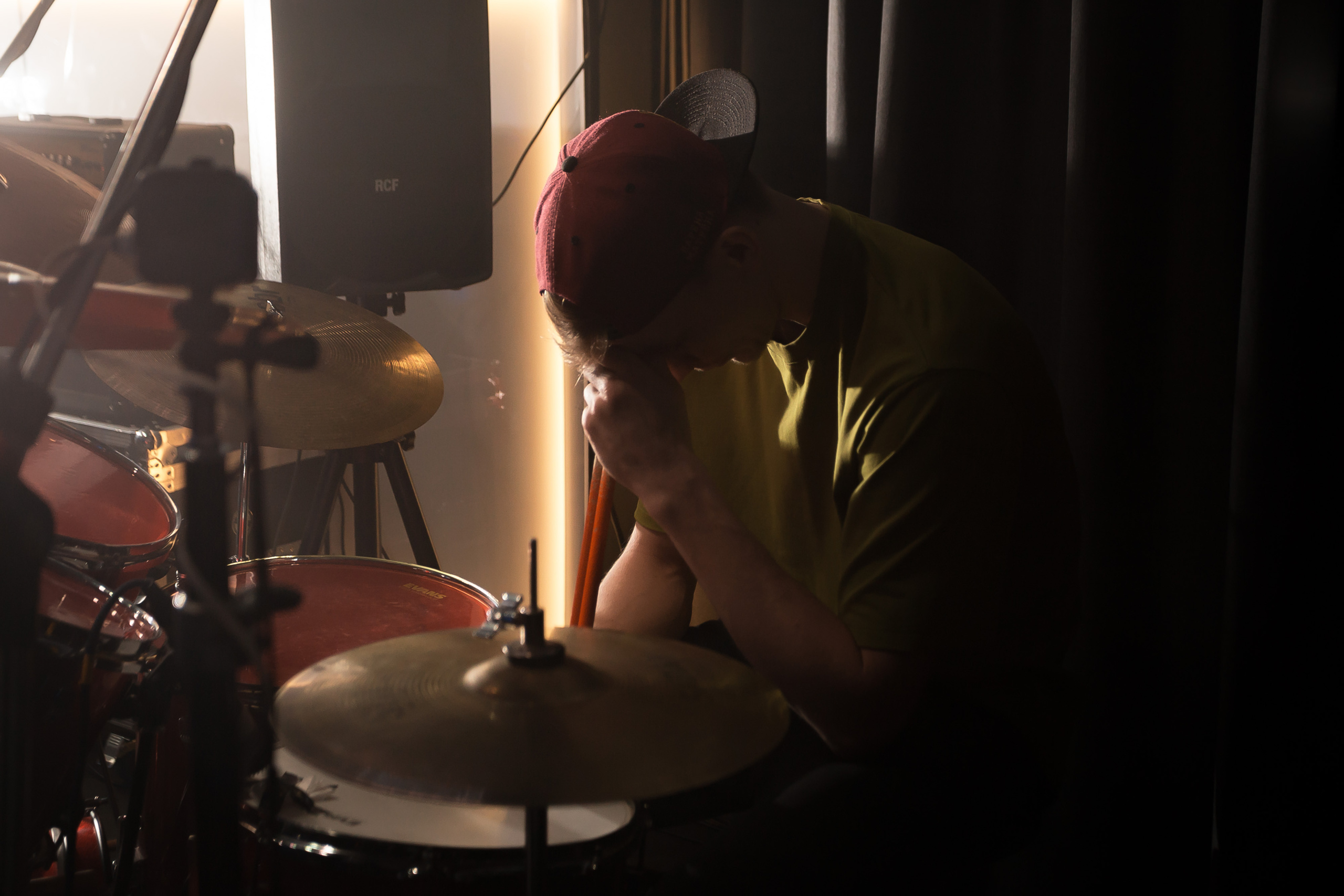 Не Школа Барабанов в Dusty Gold. Фотографиня Мария Дикова