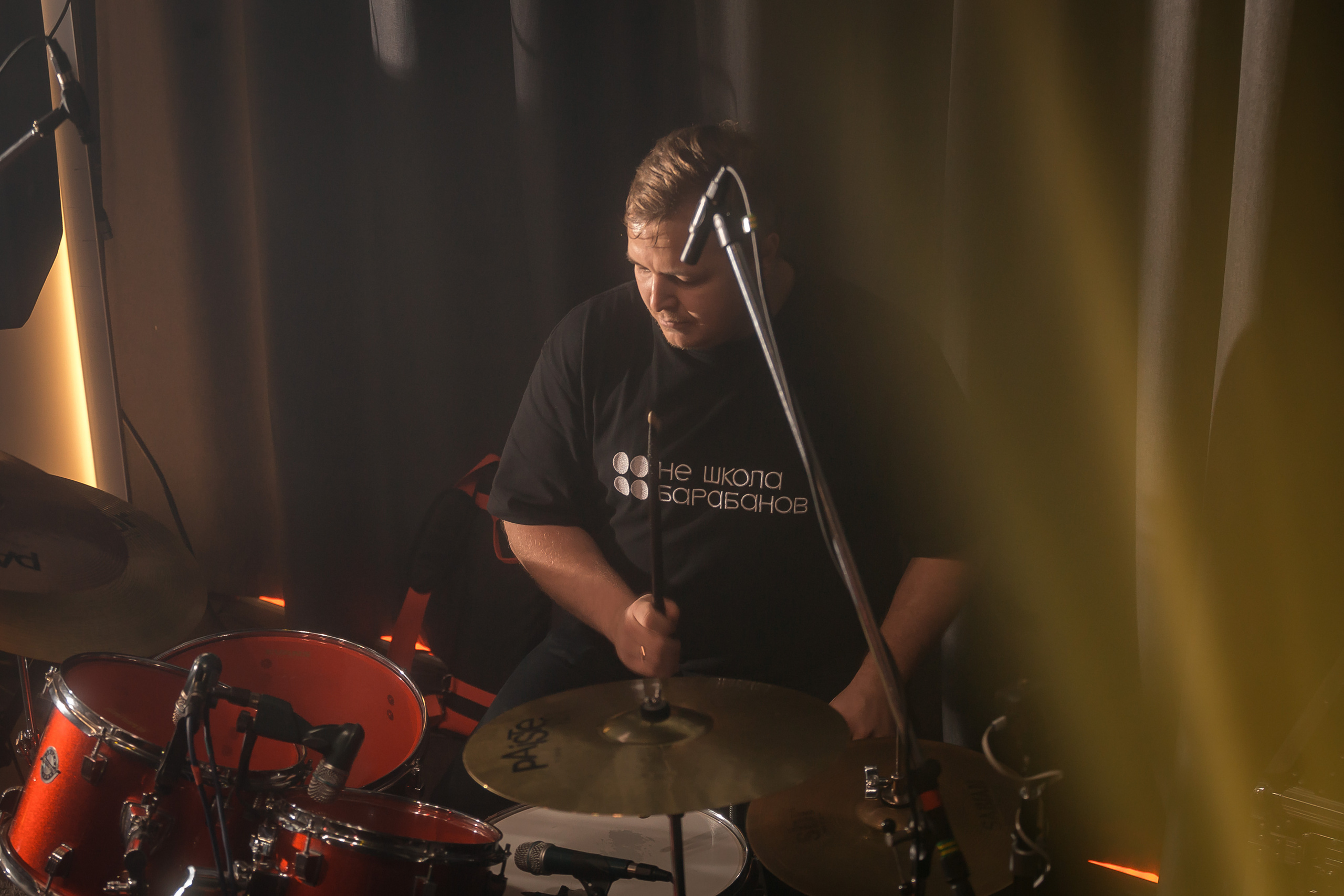 Не Школа Барабанов в Dusty Gold. Фотографиня Мария Дикова