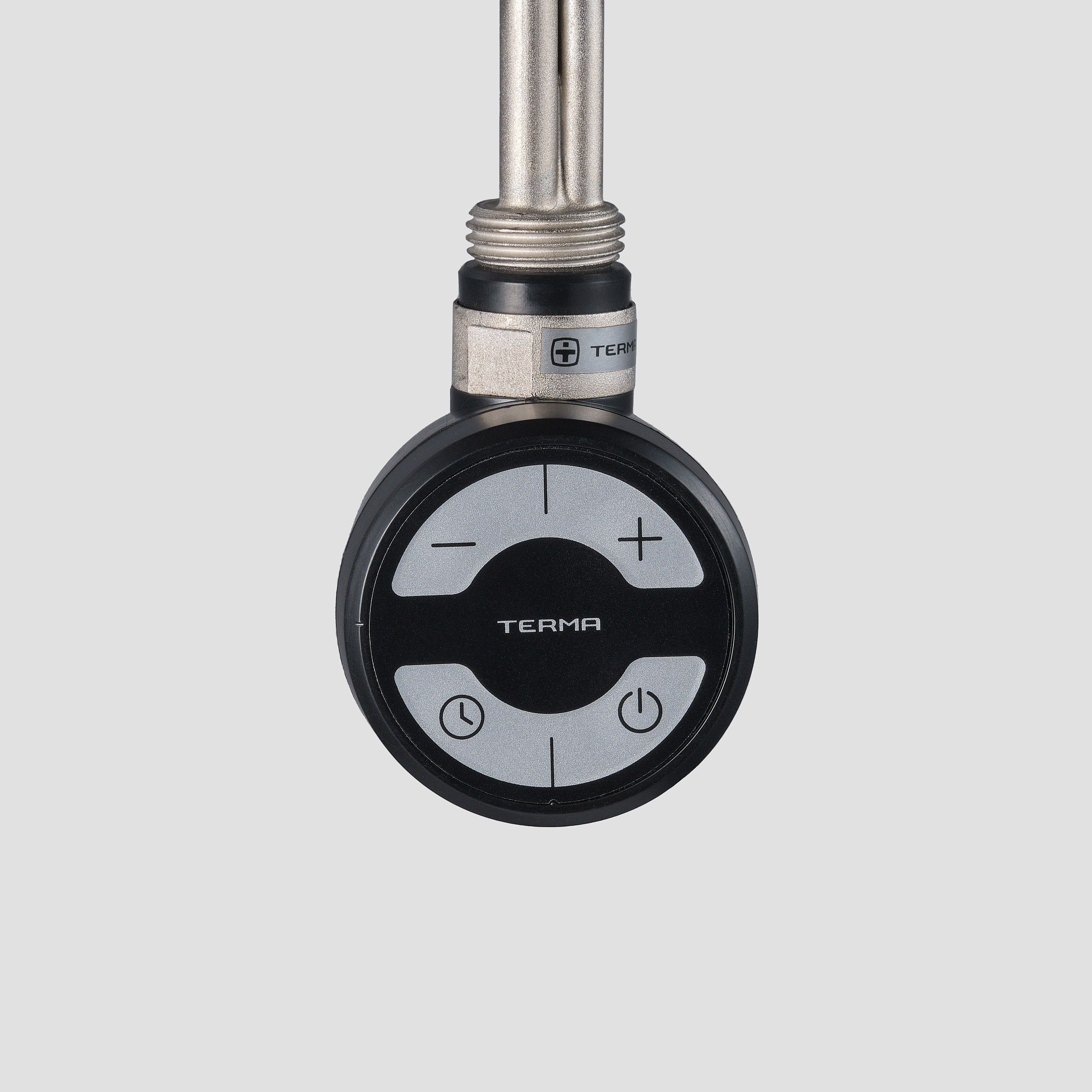 Предметные фотографии регуляторов и нагревателей для отопительных приборов