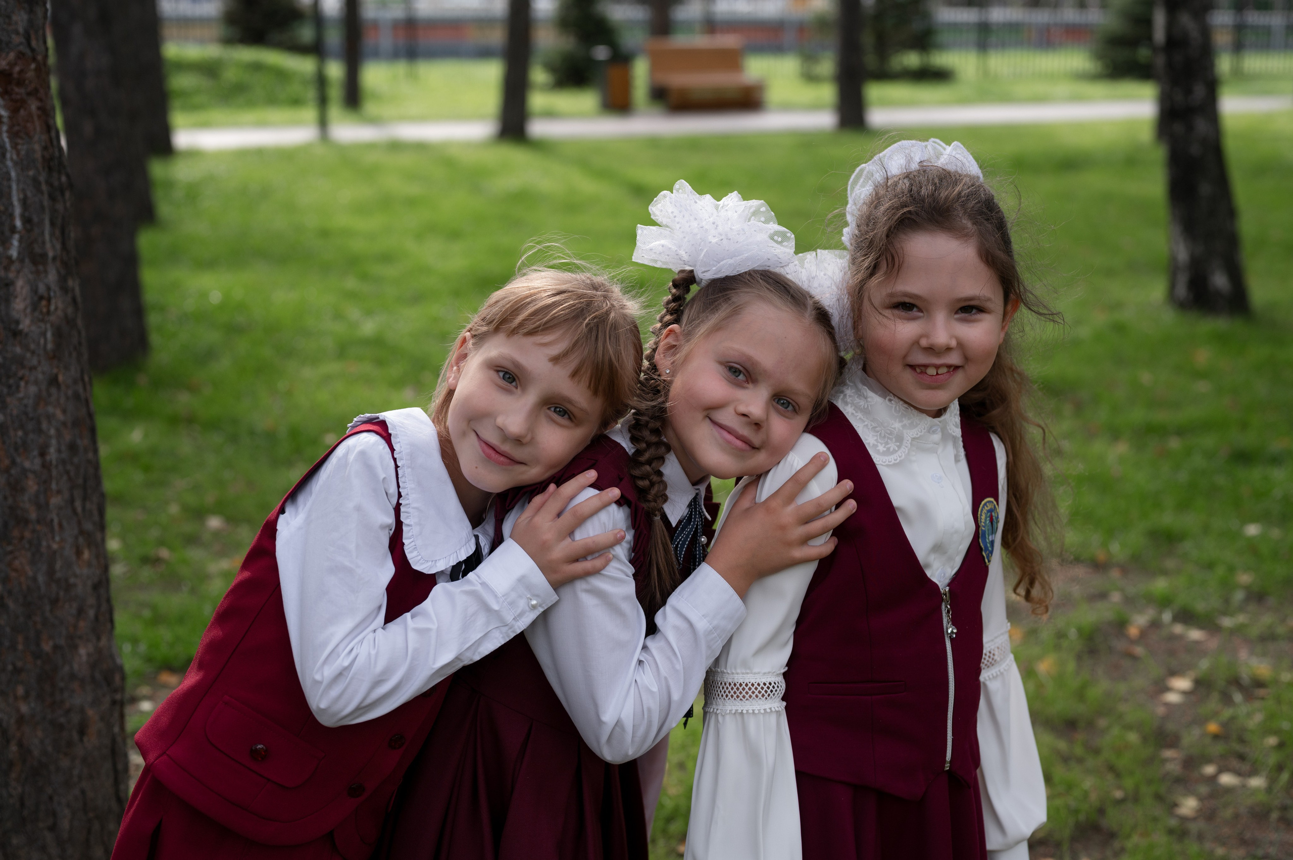 1 сентября 16 гимназия 2 класс (линейка + в классе+ на улице). Фотограф новорожденных, семейный детский в Тюмени Татьяна Морозова