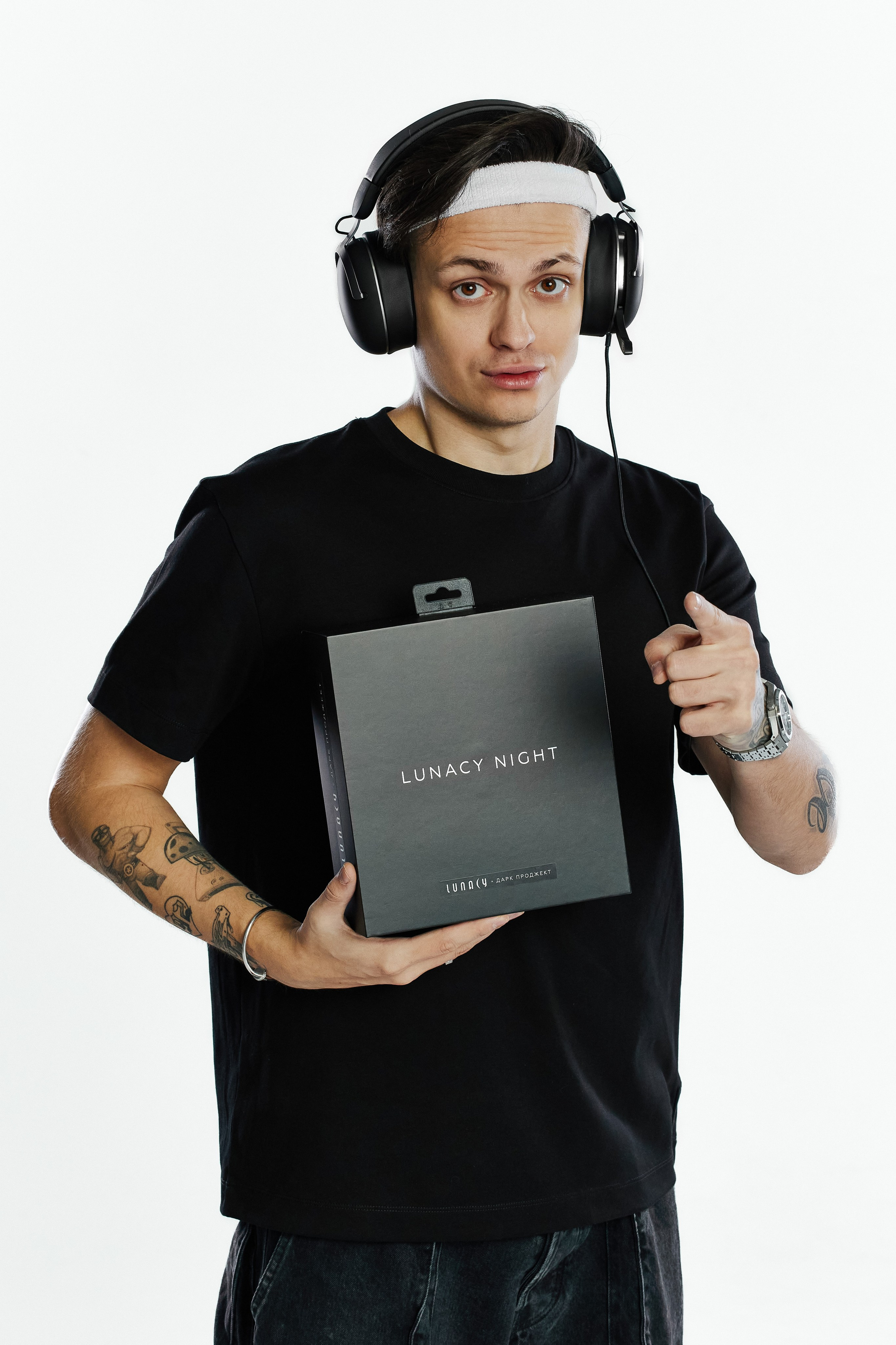 Наушники от Бустера. ФОТОГРАФ МОСКВА