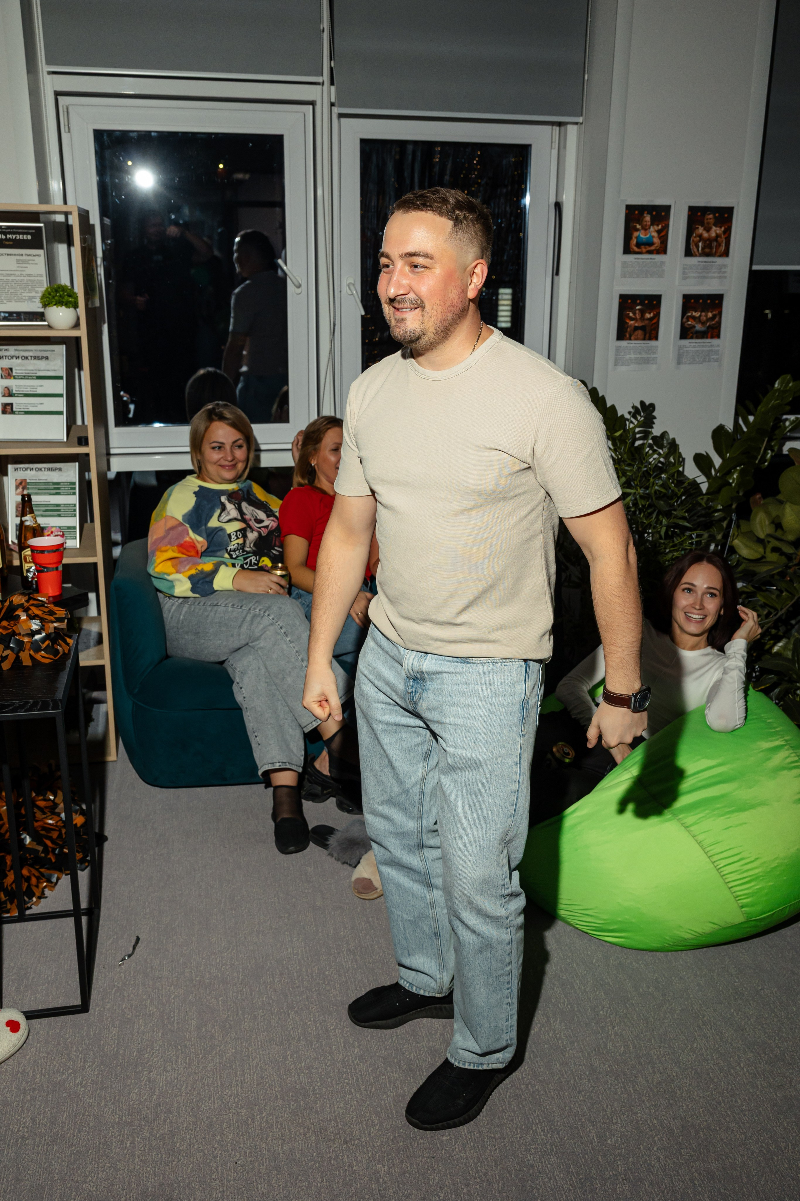 Дубль гис (офисная туса). Фотограф Вячеслав Фарунин