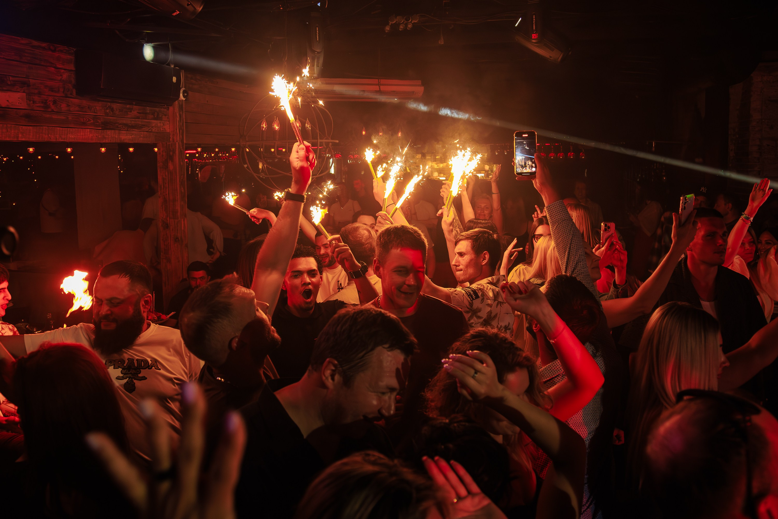 «МИША МАРВИН"_Чайка на пляже_Ялта_14.06.2025. Аминов Руслан | Фотограф