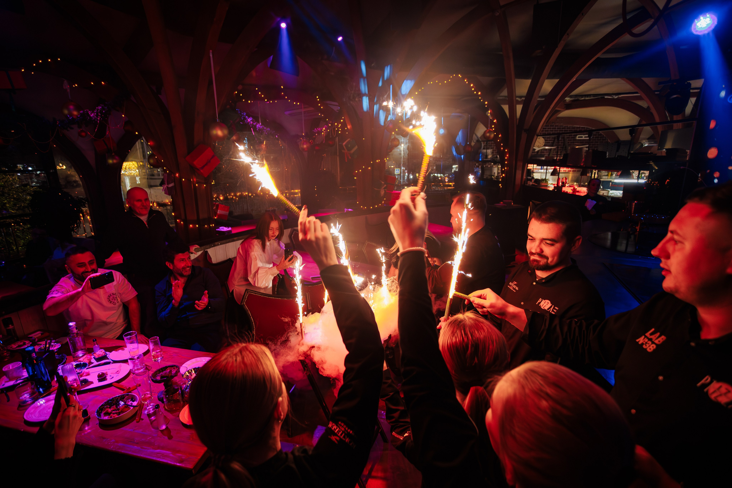 Городской корпоратив в PTIZZA_Ялта_29.12.2025. Аминов Руслан | Фотограф