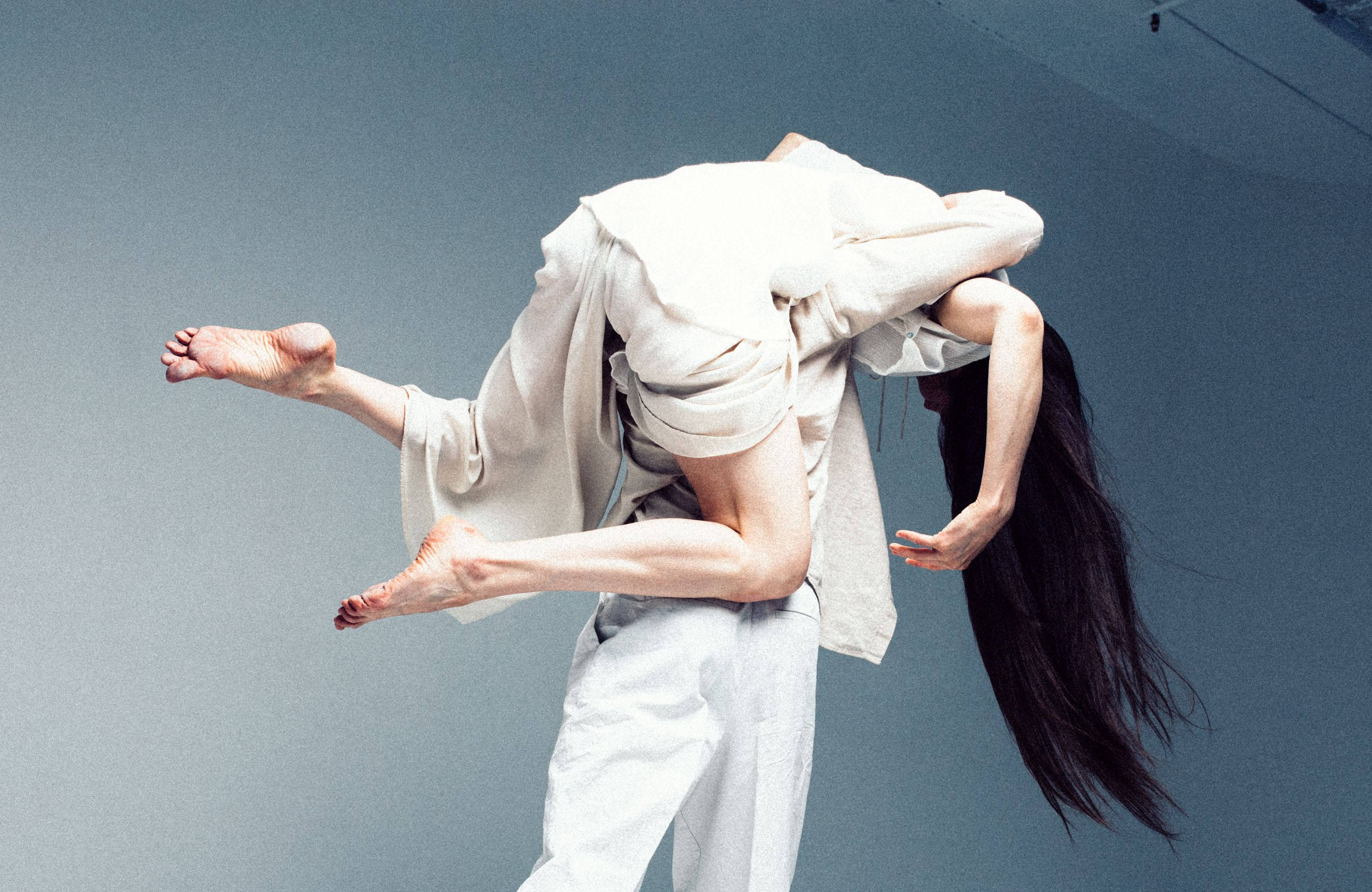 Съемка танцоров — парня и девушки