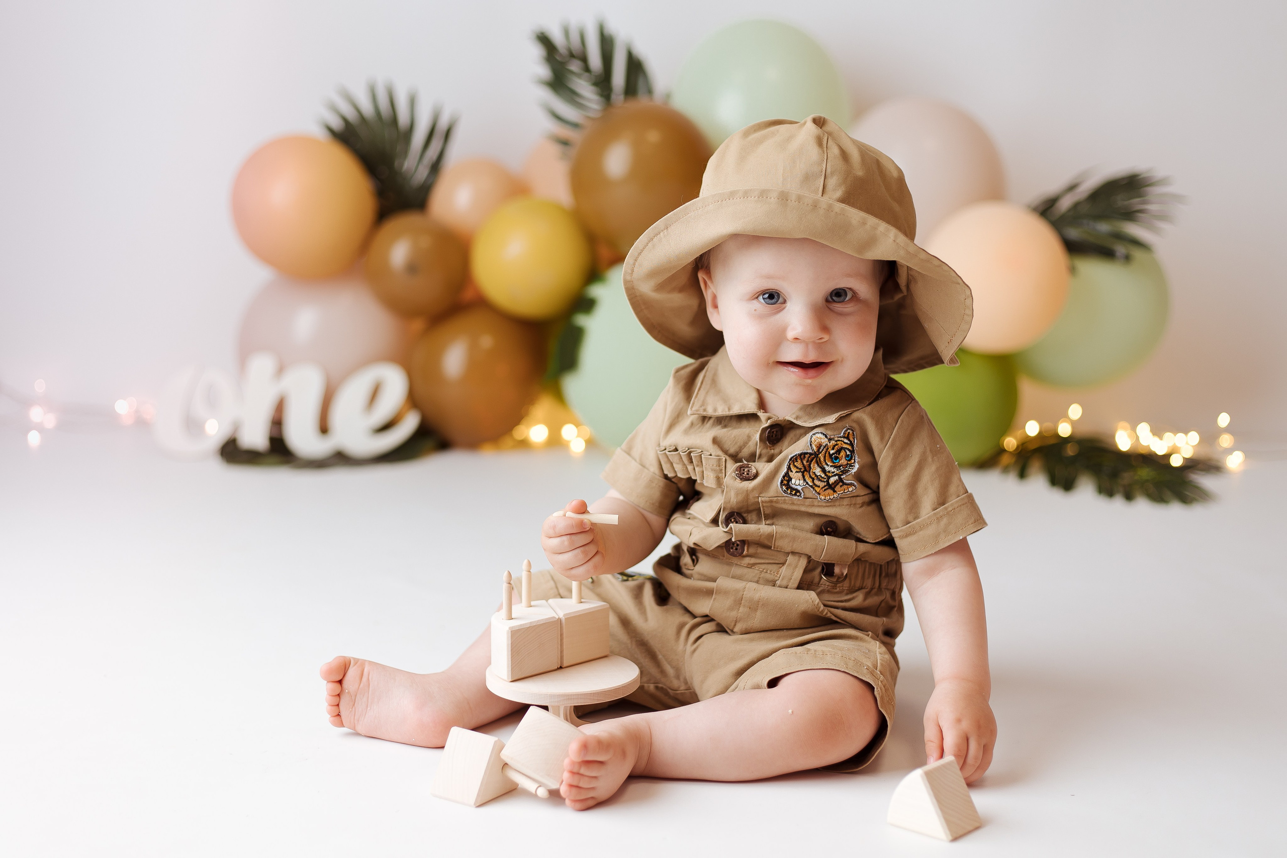 Праздничное оформление. Фотограф беременности, новорожденных Москва. годики под ключ