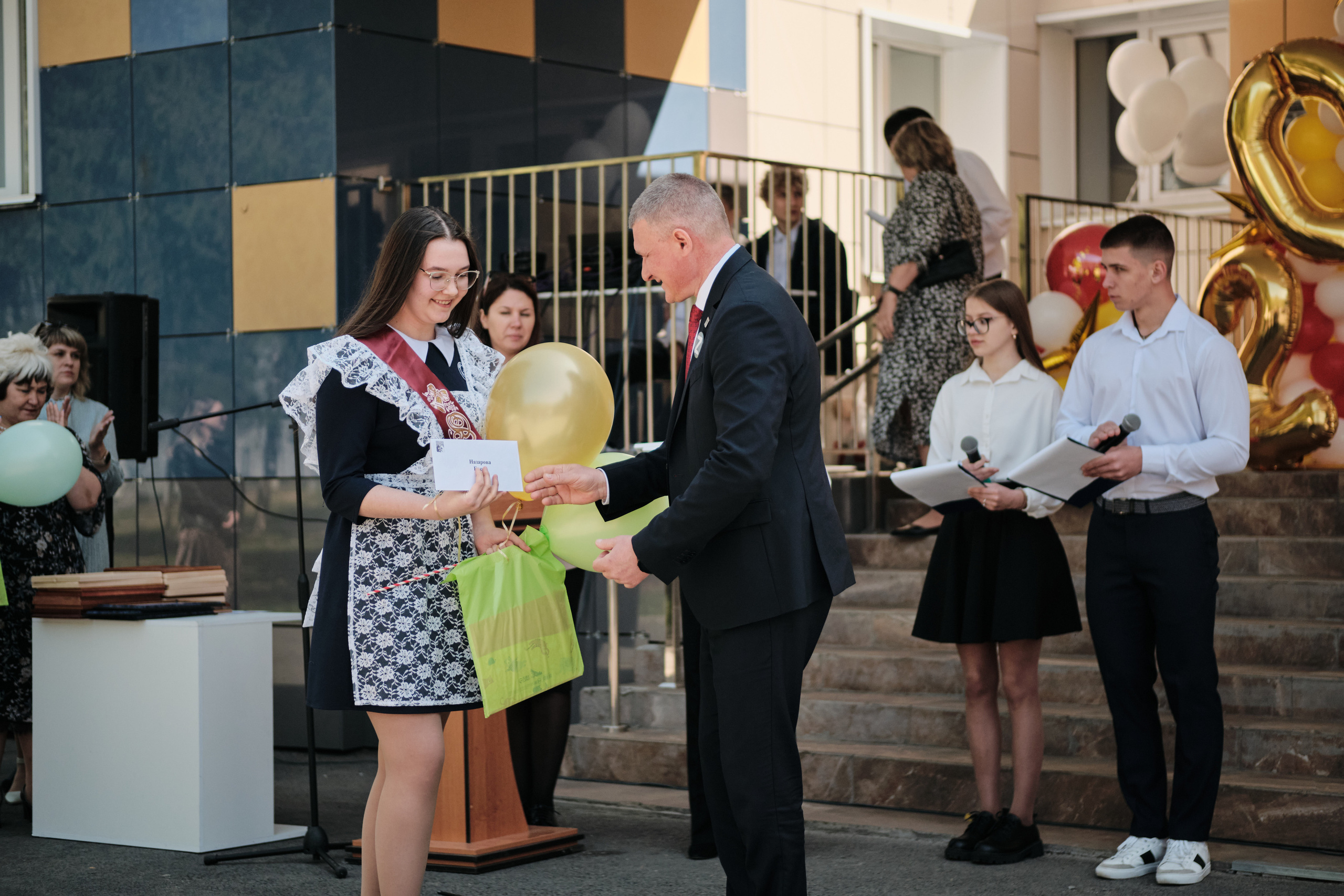 Последний звонок Таштагол 2023. Свадебный и семейный фотограф в Новокузнецке Иван Иванов