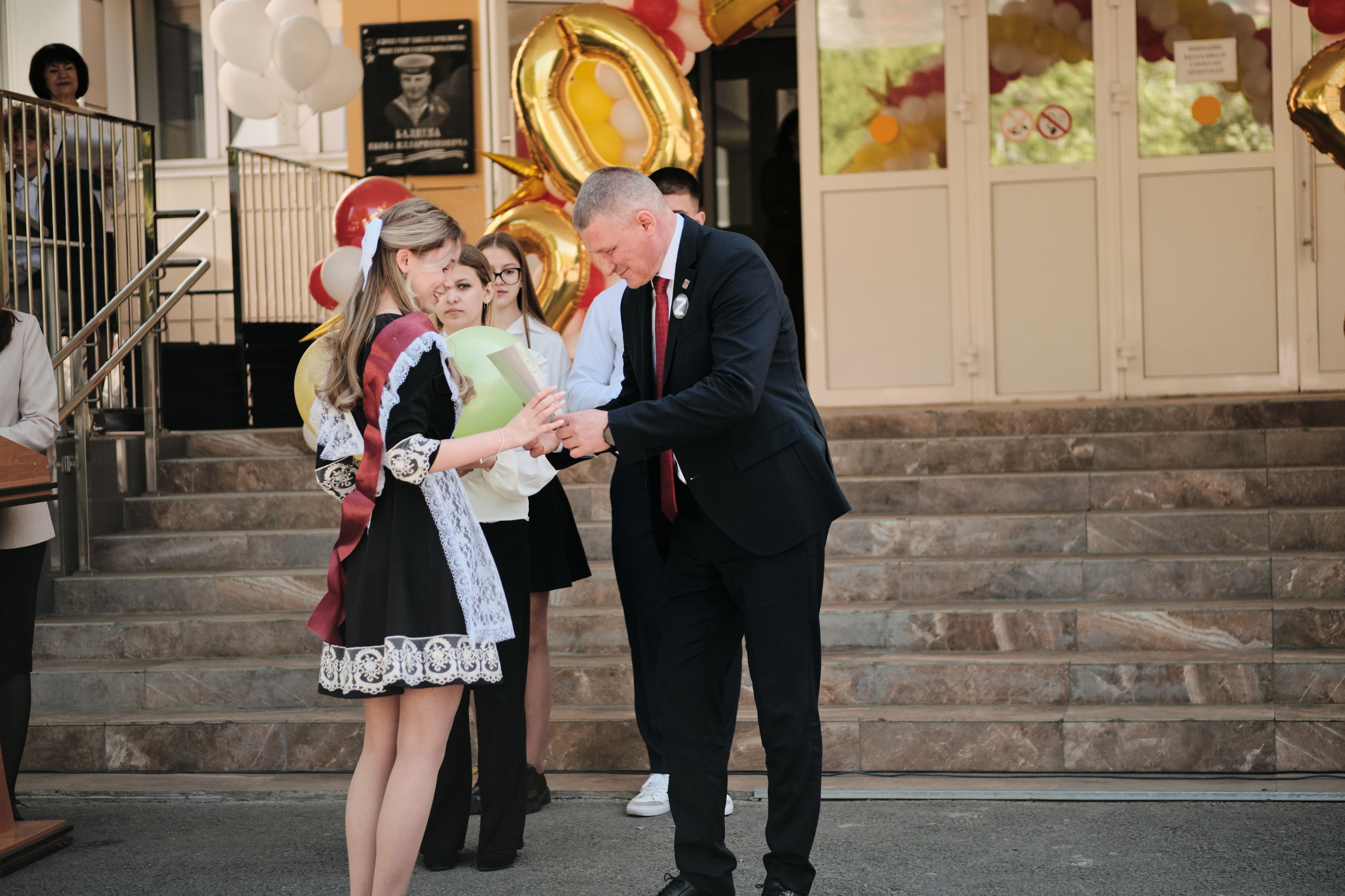 Последний звонок Таштагол 2023. Свадебный и семейный фотограф в Новокузнецке Иван Иванов