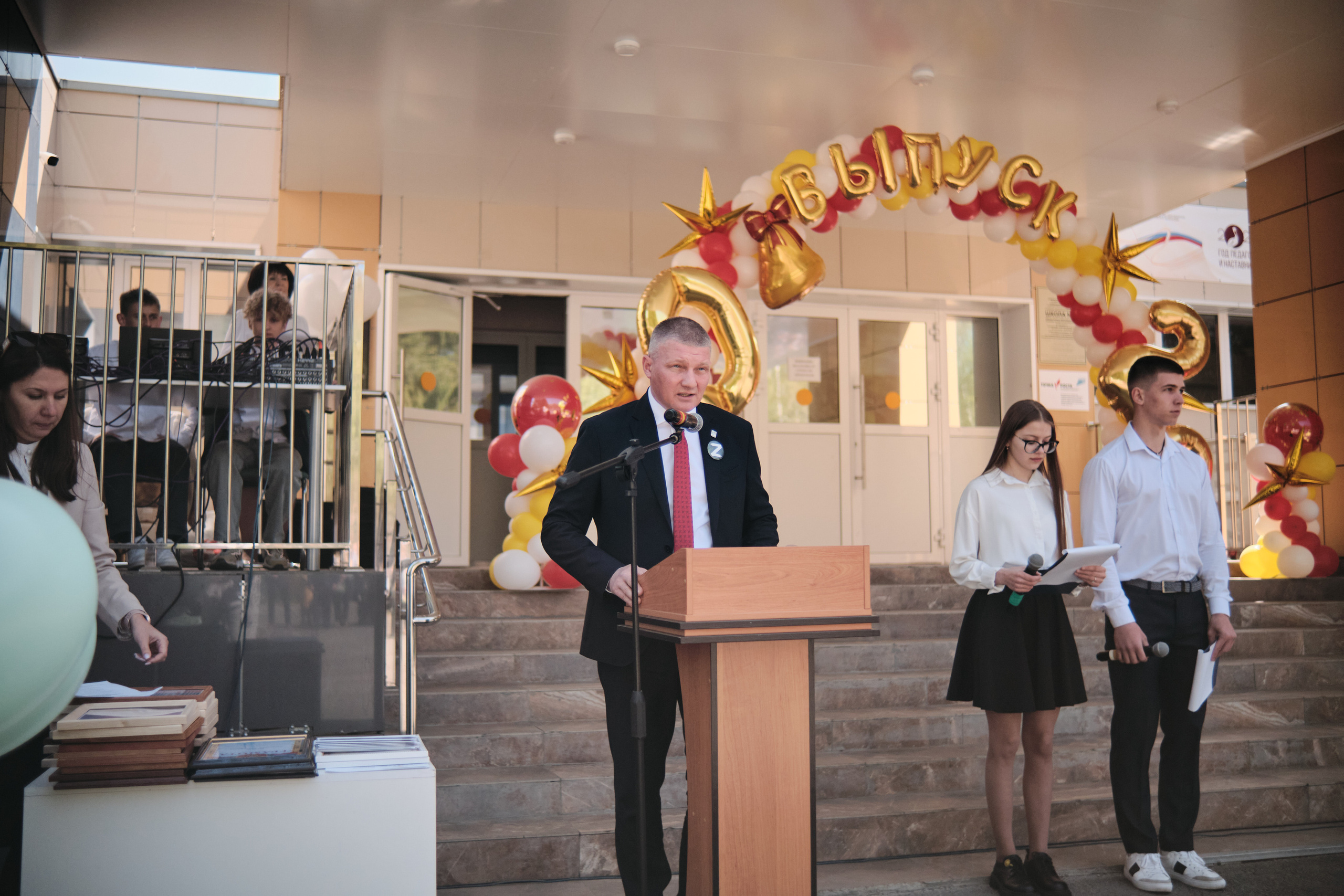 Последний звонок Таштагол 2023. Свадебный и семейный фотограф в Новокузнецке Иван Иванов